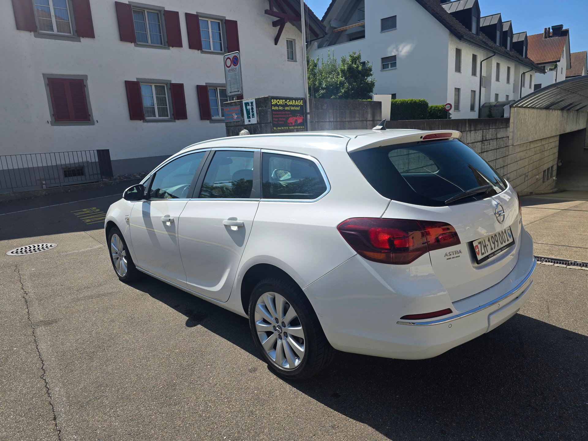 OPEL Astra SportsTourer 1.4i 16V Turbo Drive-image-1