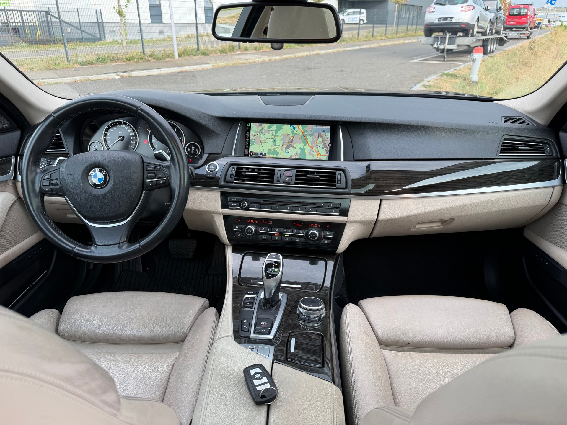 BMW 530d Touring xDrive Steptronic-image-16