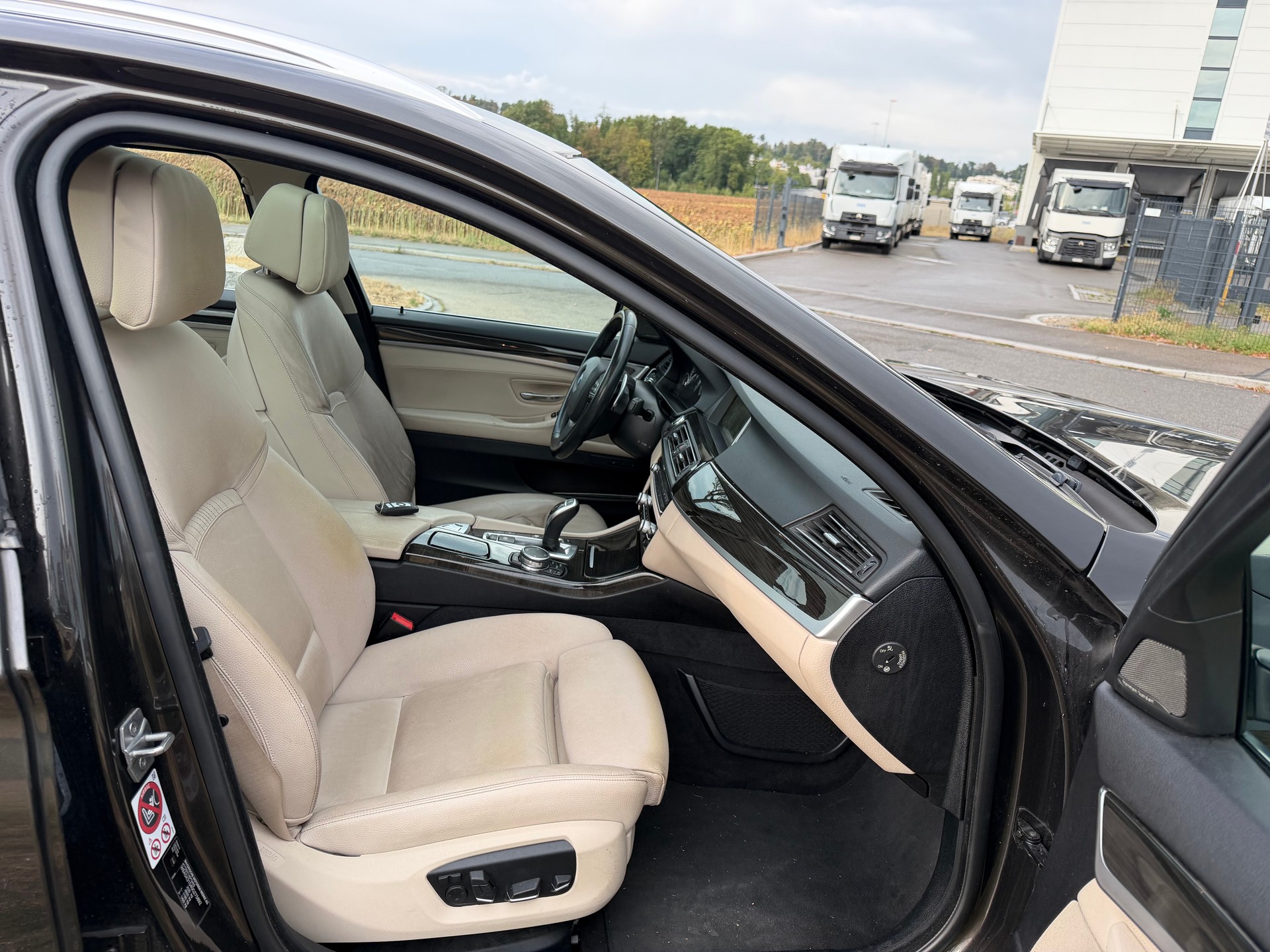BMW 530d Touring xDrive Steptronic-image-25