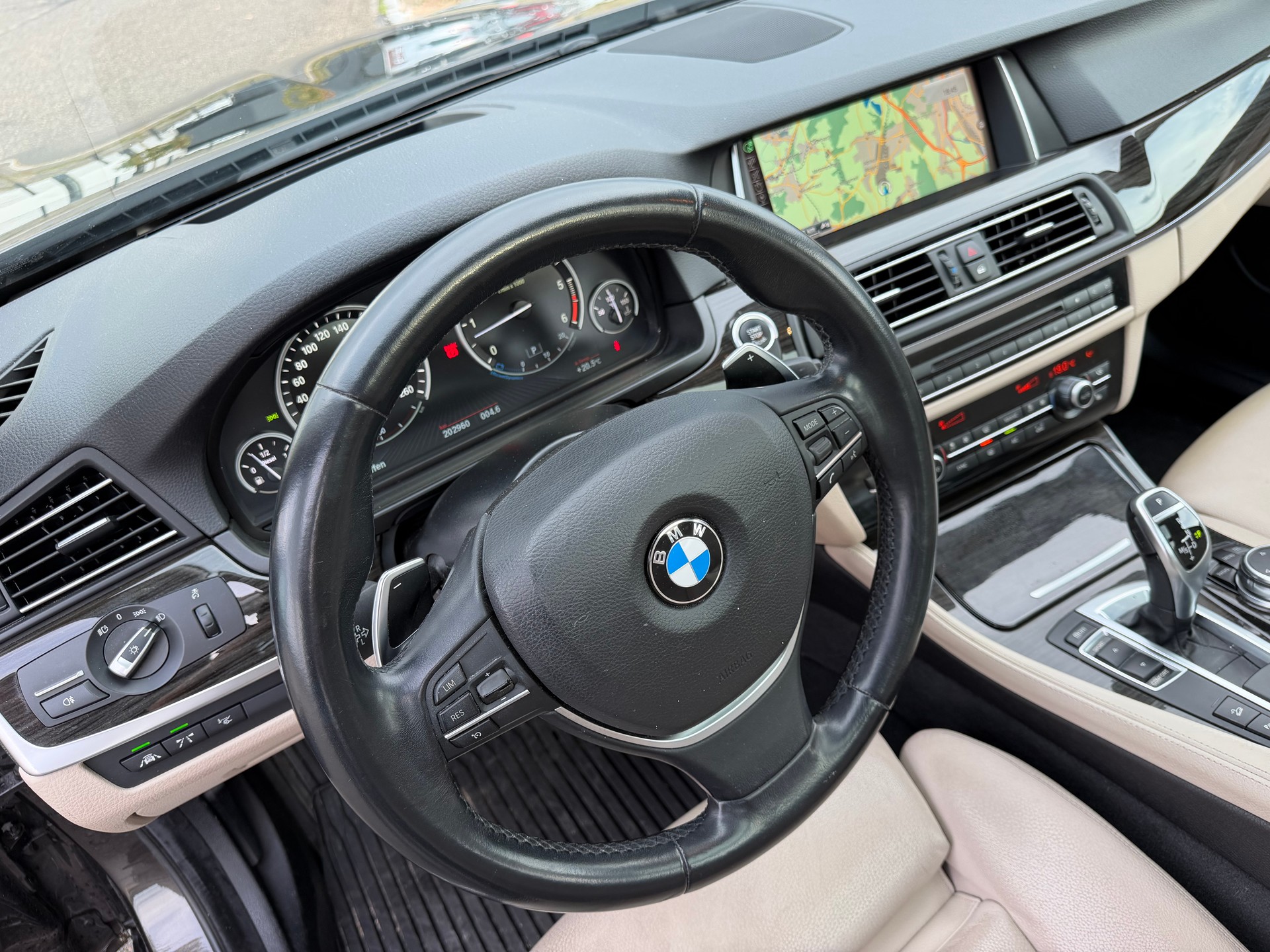 BMW 530d Touring xDrive Steptronic-image-18