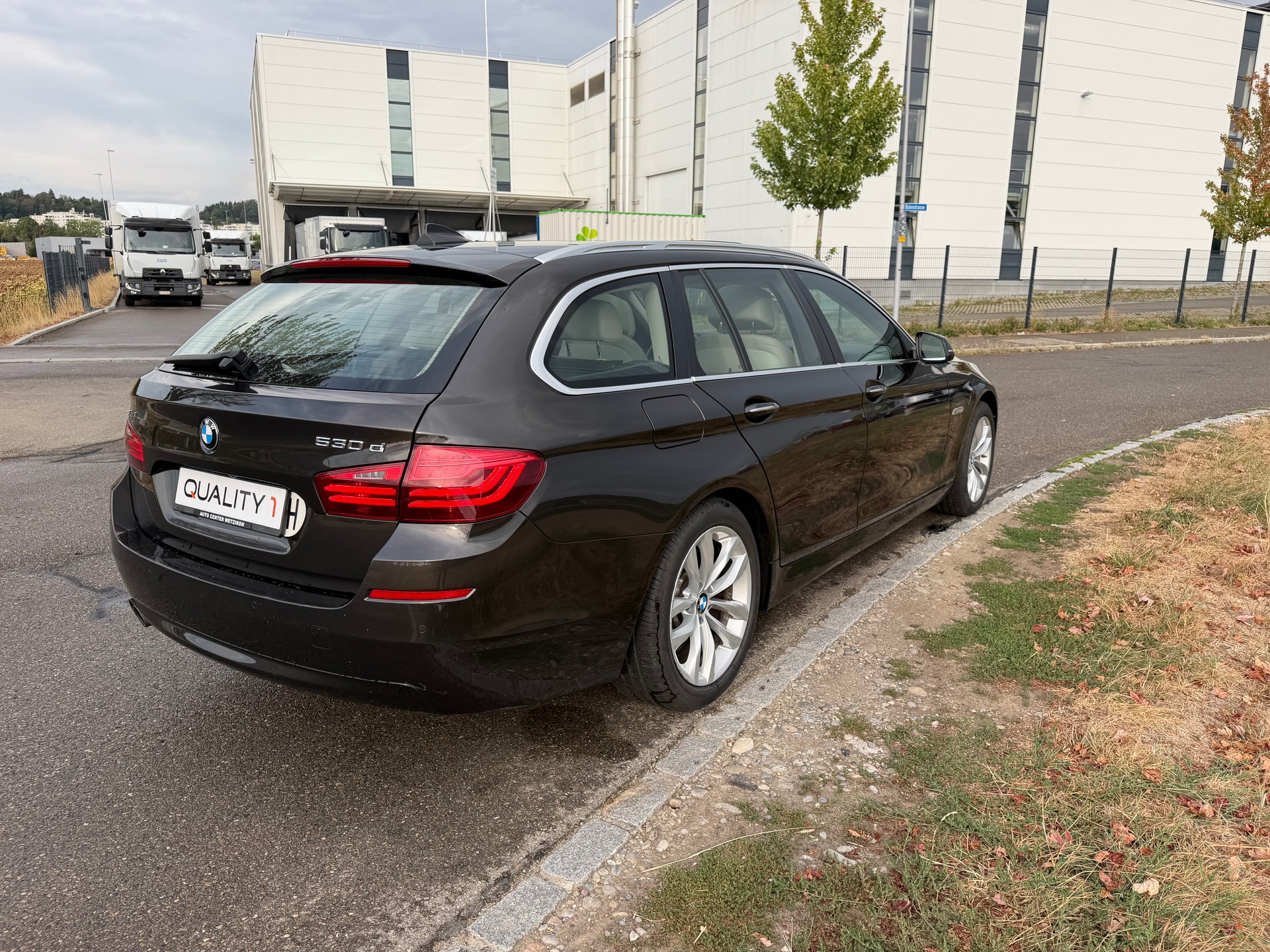 BMW 530d Touring xDrive Steptronic-image-11