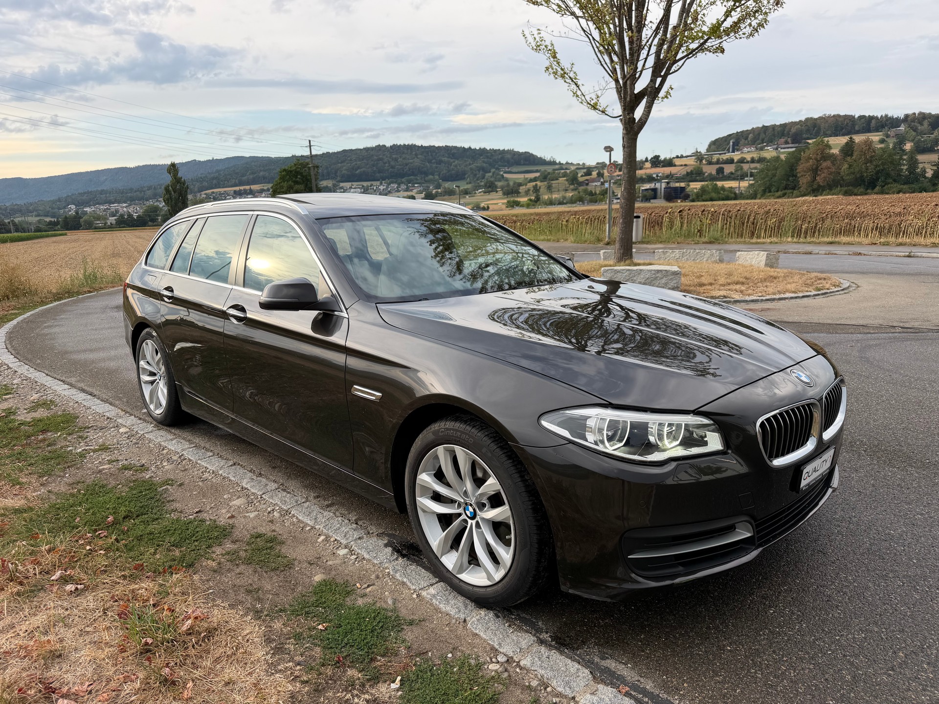 BMW 530d Touring xDrive Steptronic-image-2
