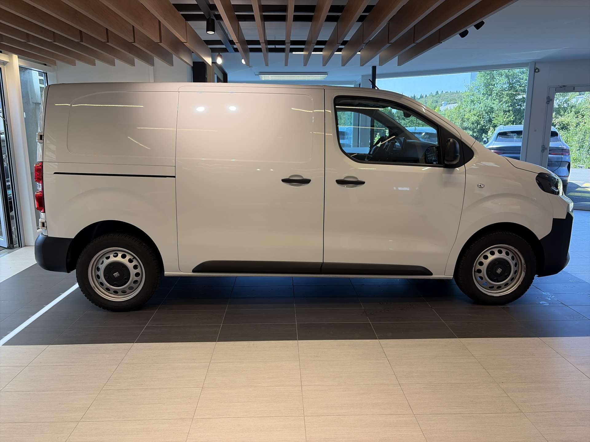 FIAT Scudo 2.0 BlueHDi L2 3-Plätzer EAT-Automat-image-14
