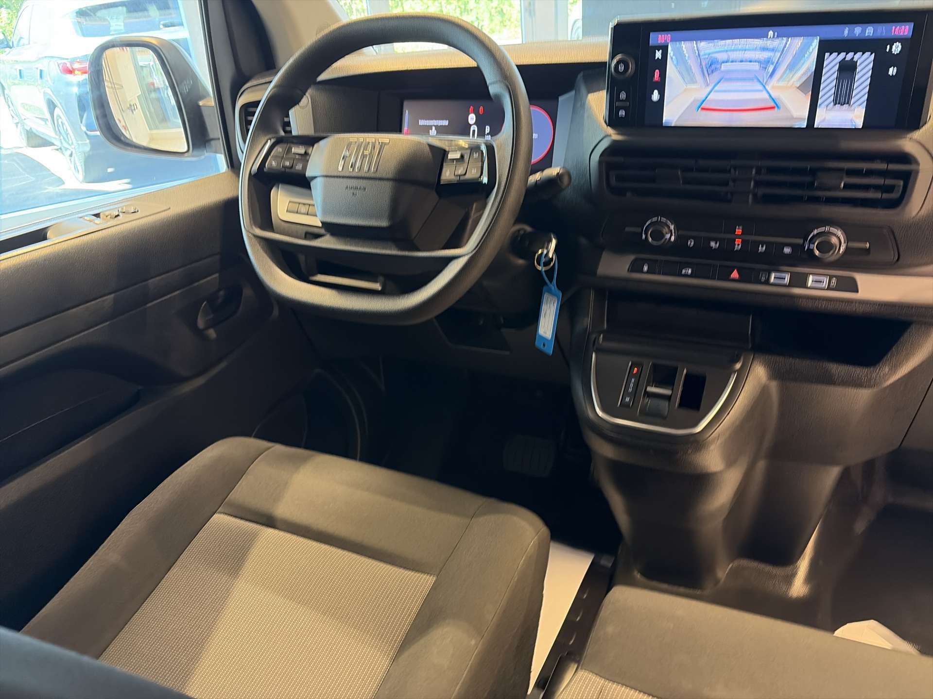 FIAT Scudo 2.0 BlueHDi L2 3-Plätzer EAT-Automat-image-4