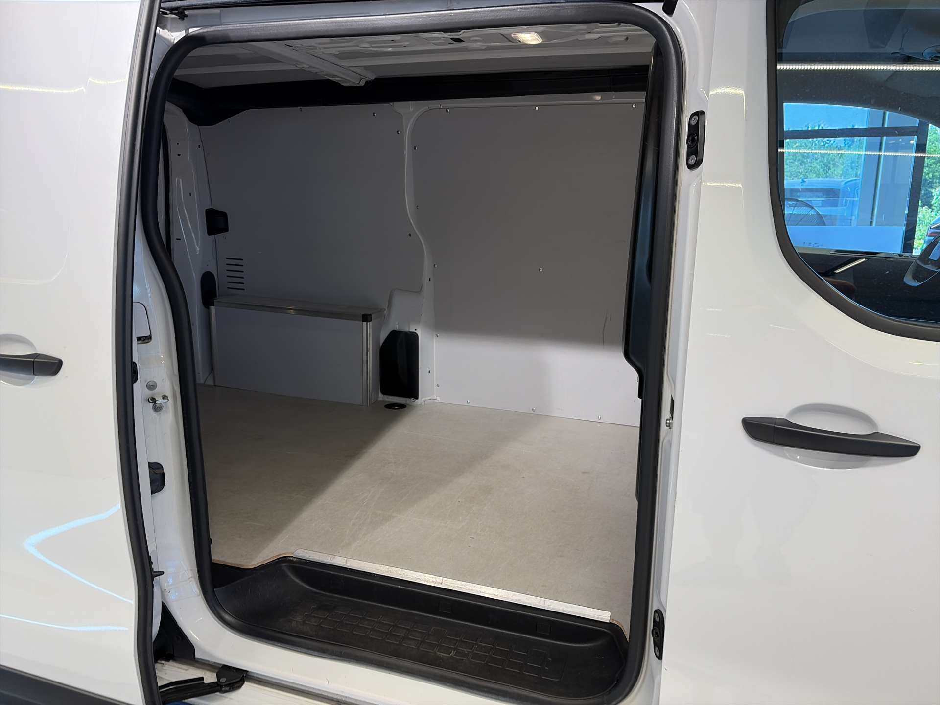 FIAT Scudo 2.0 BlueHDi L2 3-Plätzer EAT-Automat-image-6