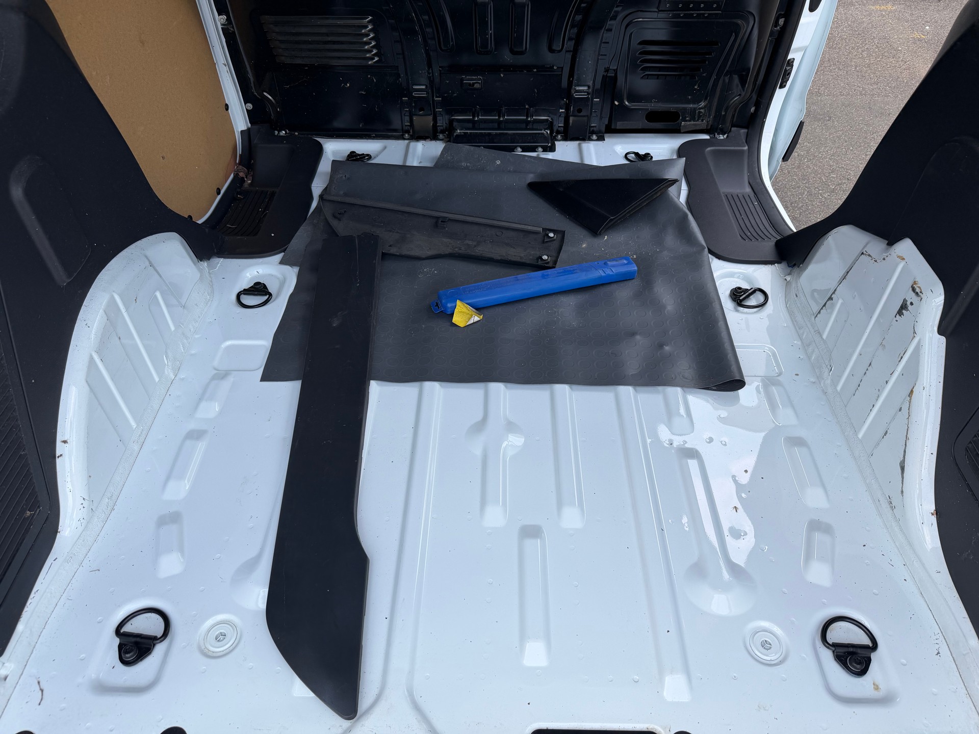 FORD Transit Connect Van T220 1.5 TDCi Ambiente-image-15