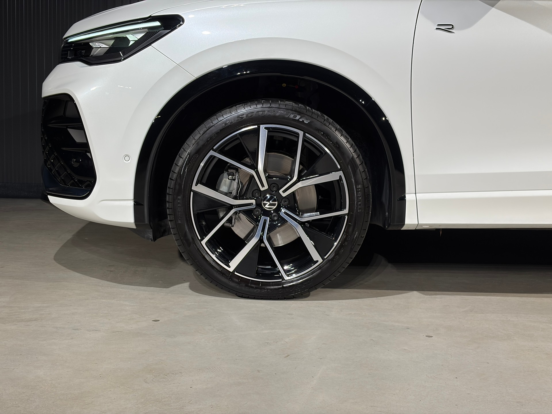 VW Tiguan 2.0 TDI SCR R-Line DSG *VOLLLEDER*-image-26