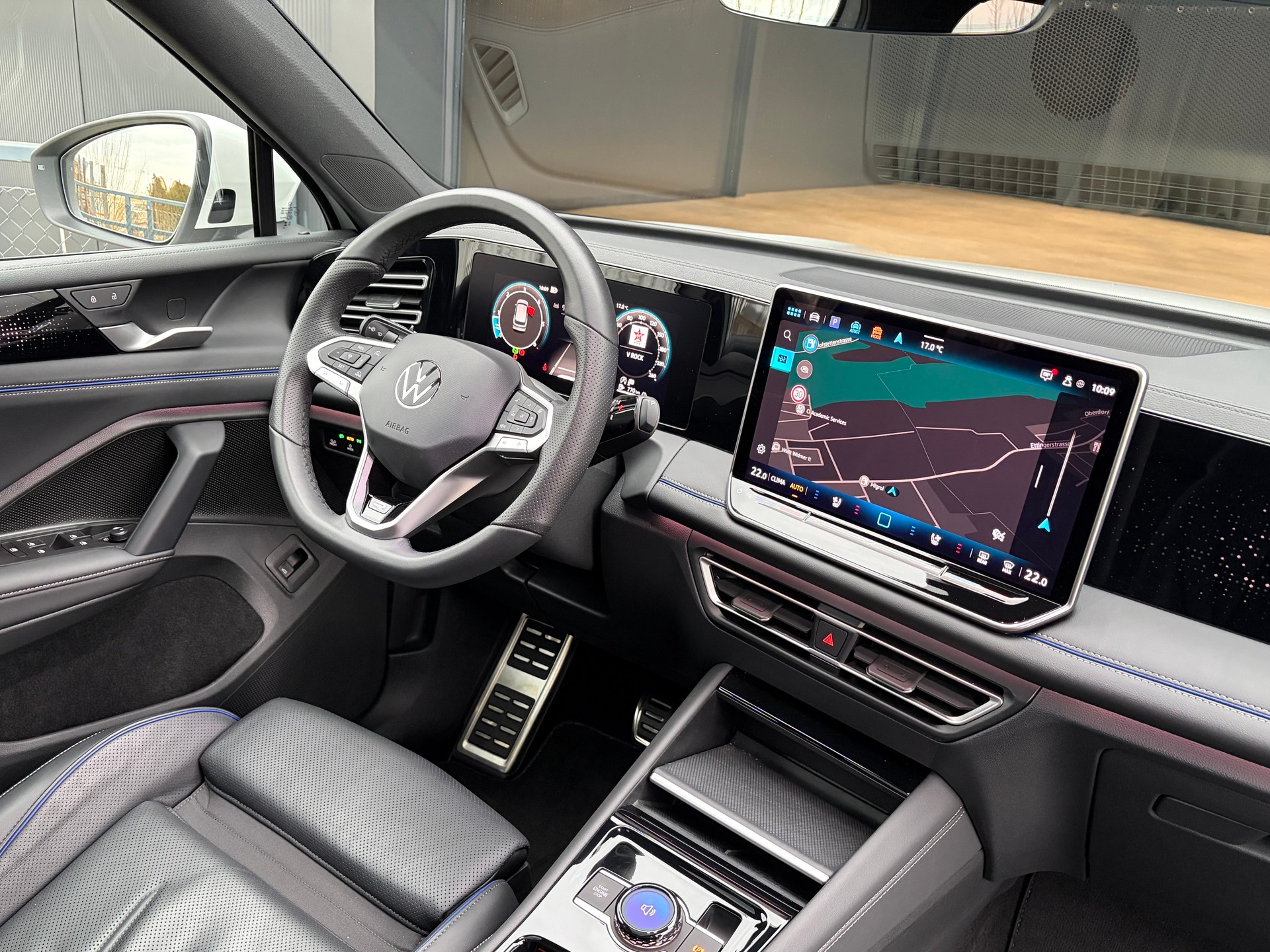 VW Tiguan 2.0 TDI SCR R-Line DSG *VOLLLEDER*-image-13