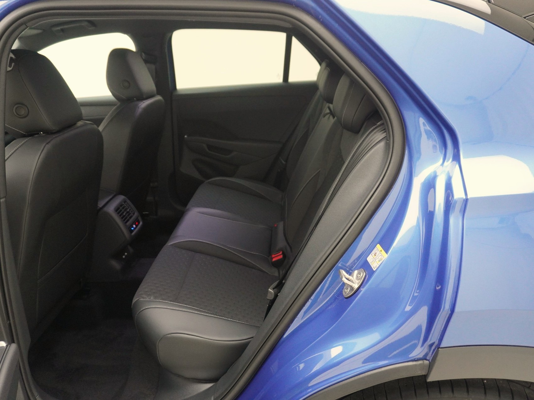 VW T-Roc 1.5 eTSI R-Line DSG-image-14