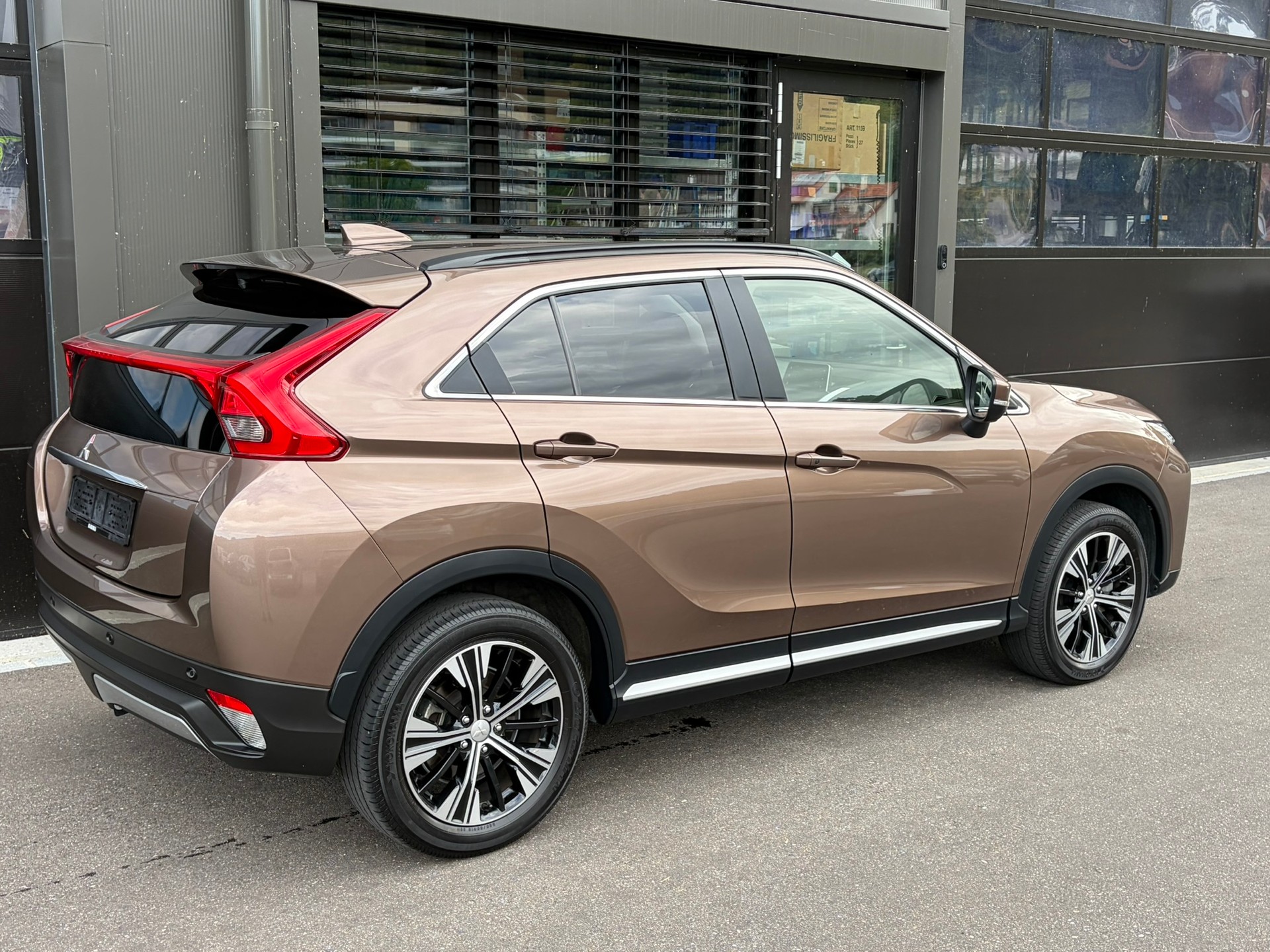 MITSUBISHI Eclipse Cross 1.5 T-Mivec Value 4WD CVT-showroom-element-3