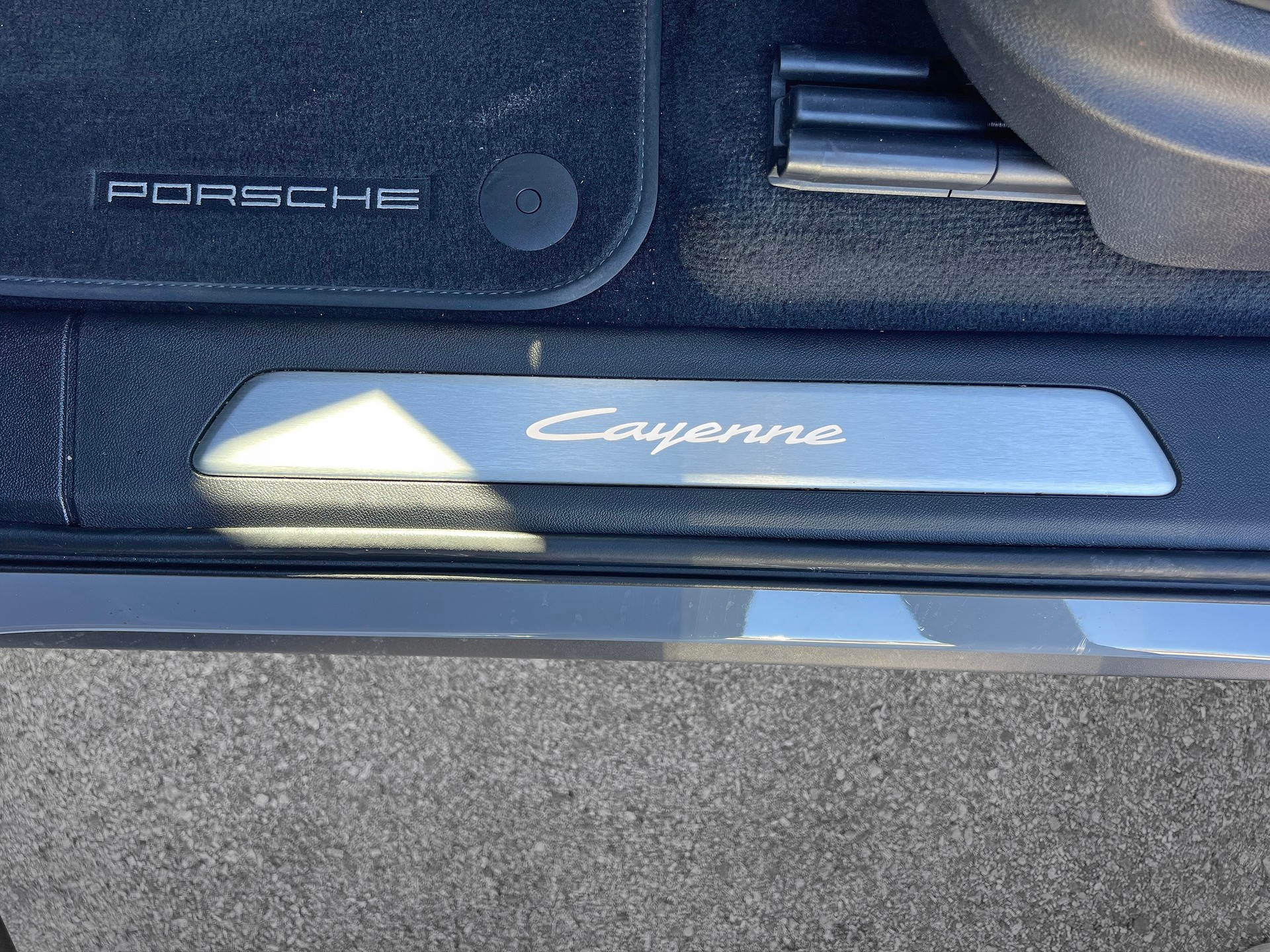 PORSCHE Cayenne E-Hybrid-image-27