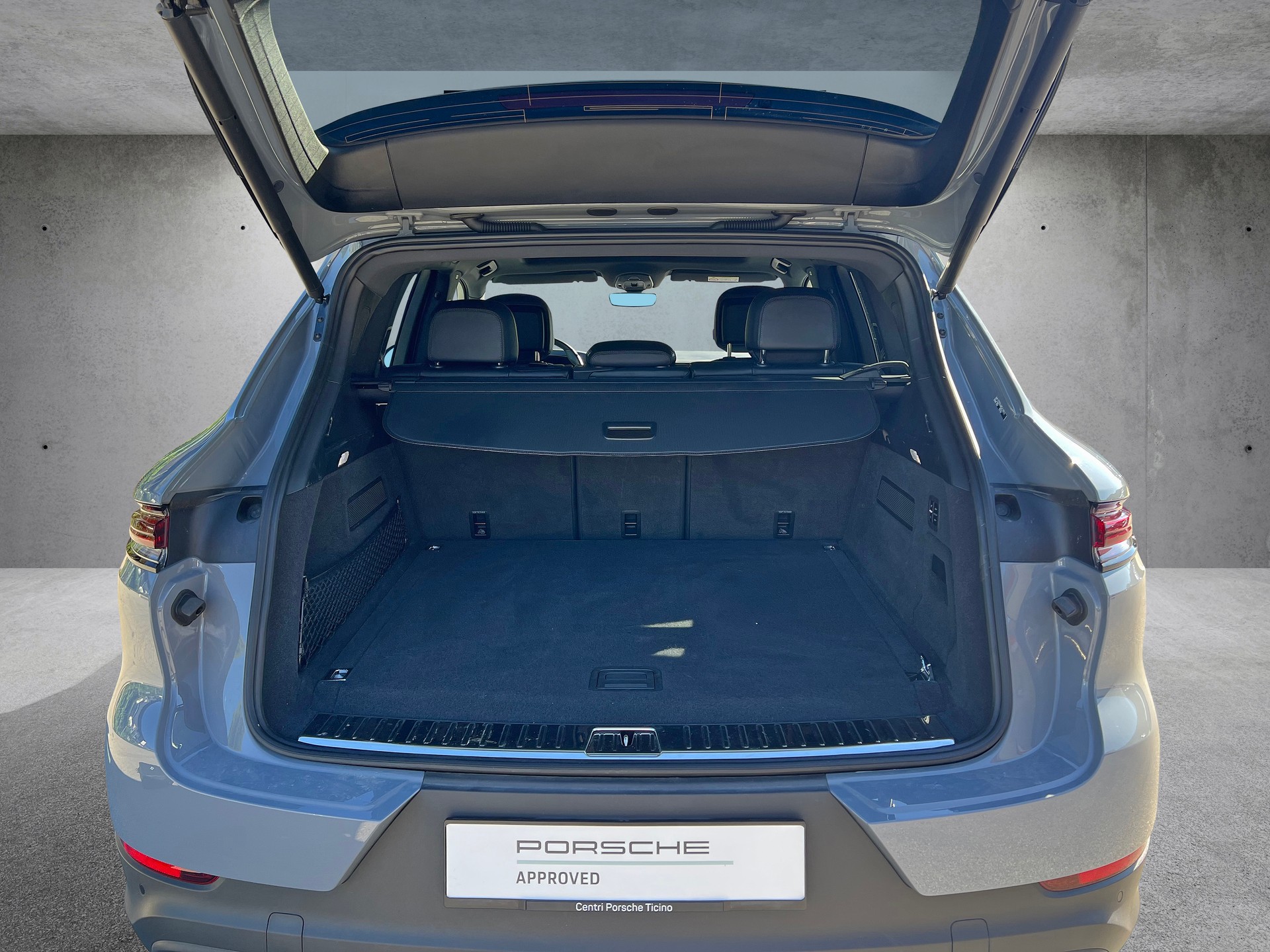 PORSCHE Cayenne E-Hybrid-image-23