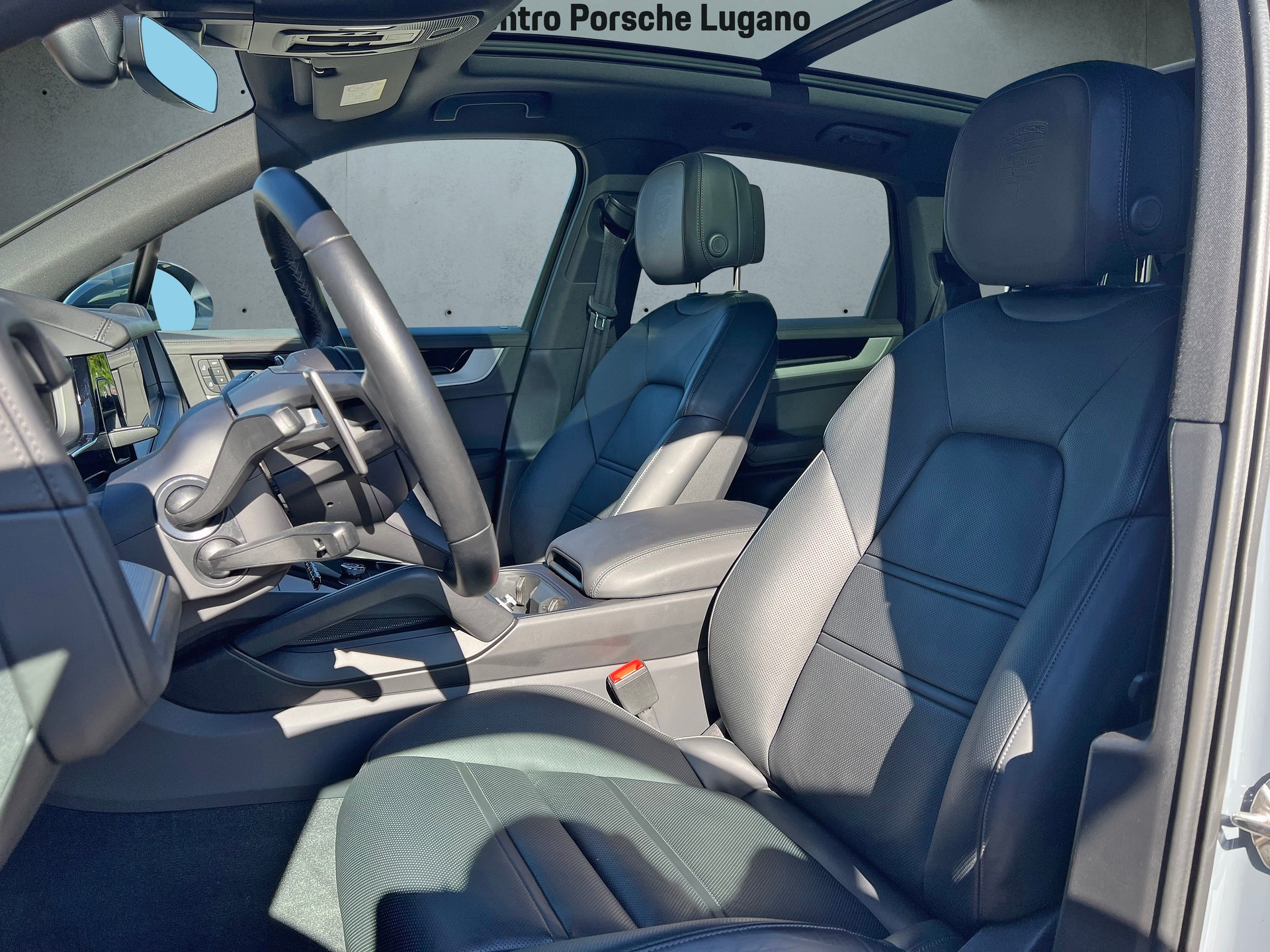 PORSCHE Cayenne E-Hybrid-image-12