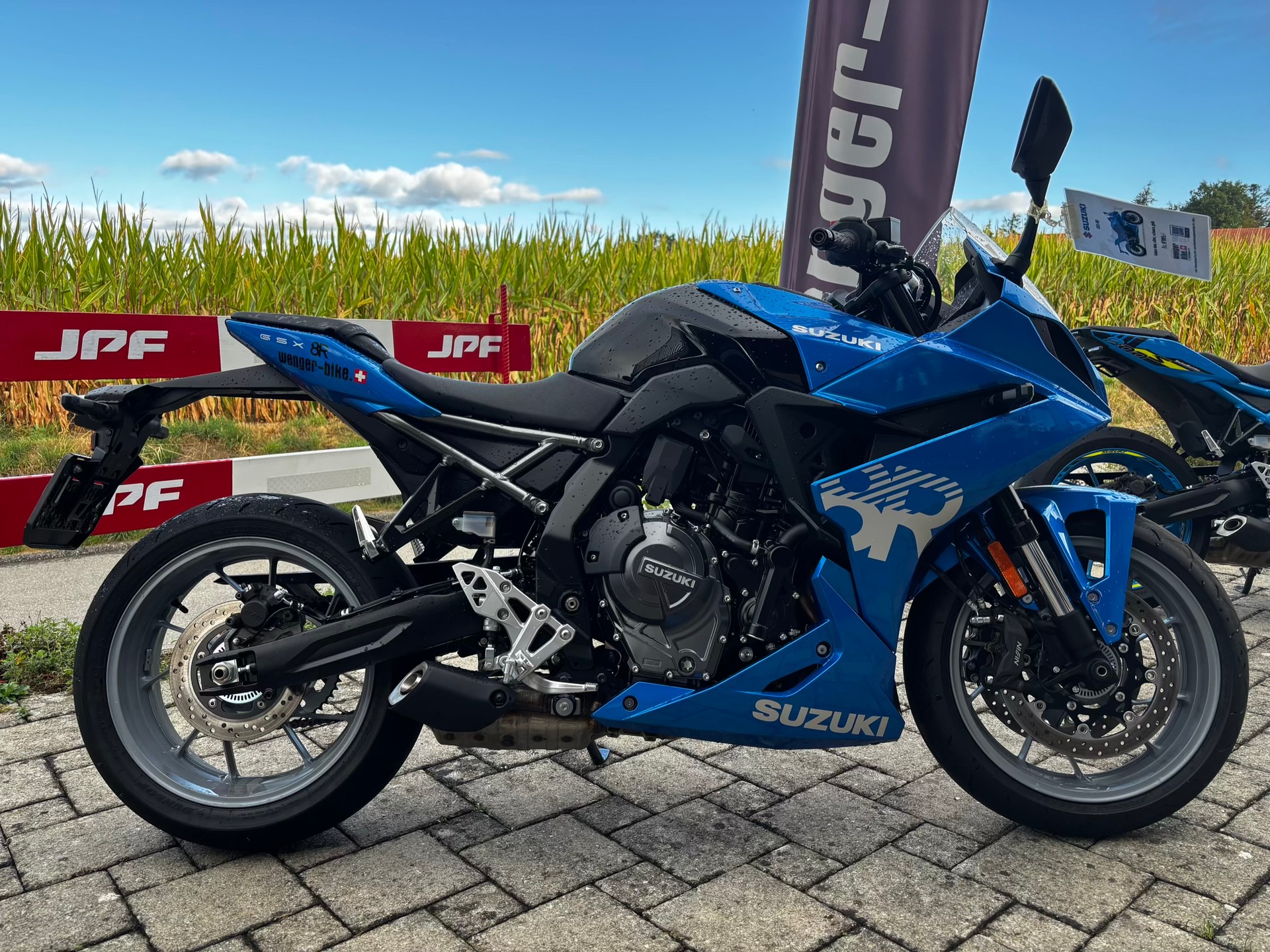 SUZUKI GSX 8 R