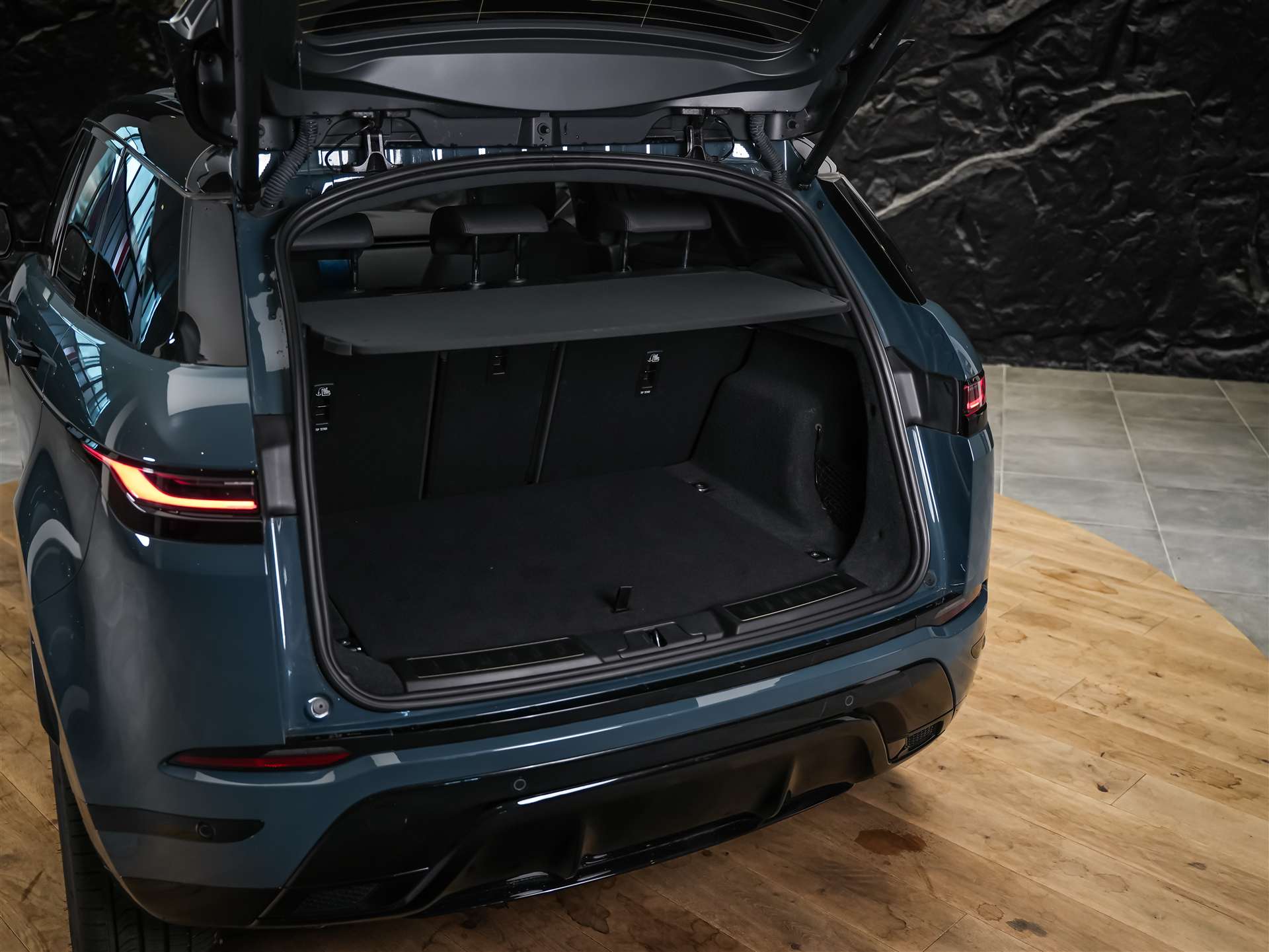 LAND ROVER Range Rover Evoque R-Dynamic D 200 MHEV SE AT9 *Facelift*Werksgarantie*Panorama*-image-41