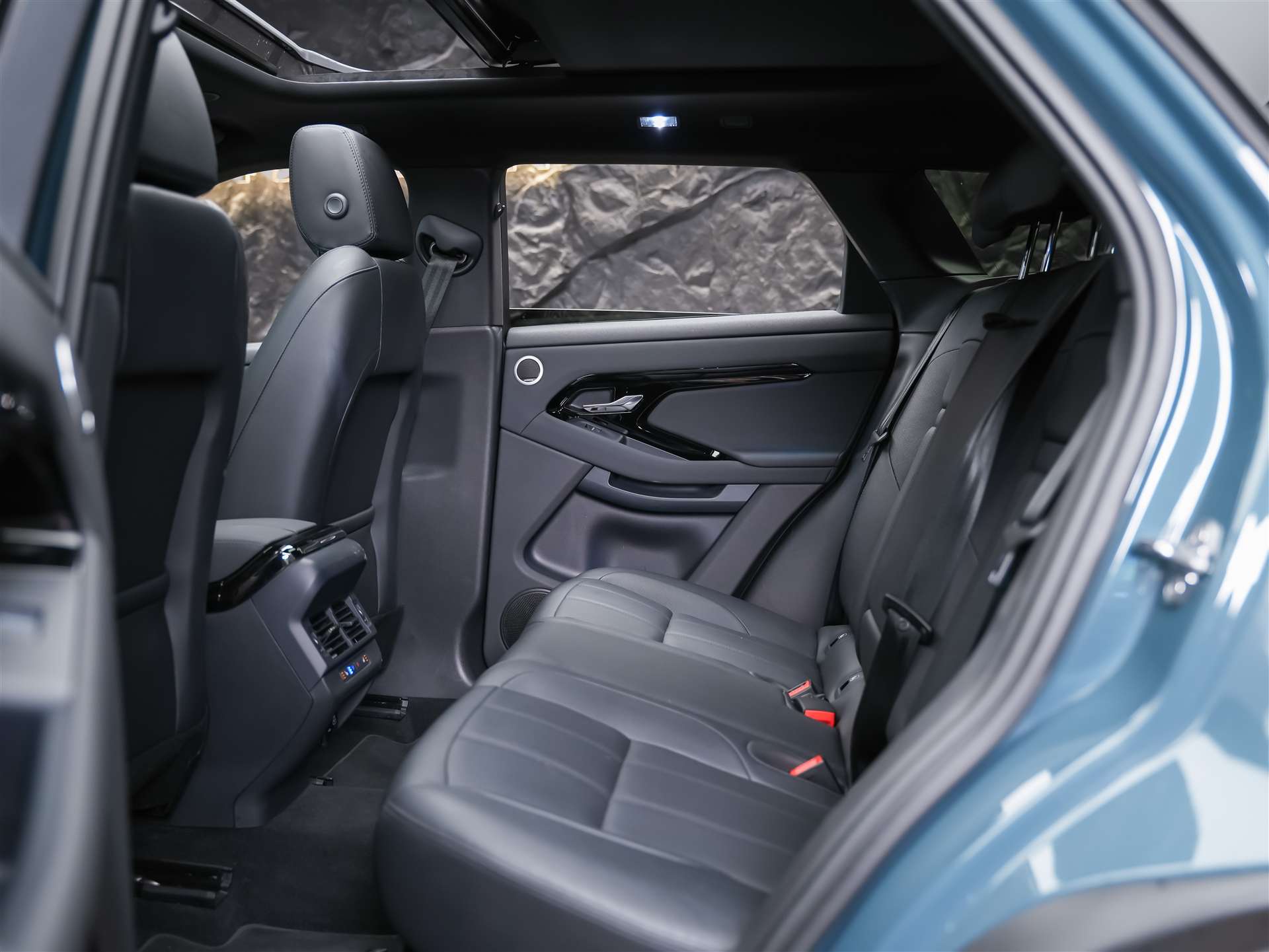 LAND ROVER Range Rover Evoque R-Dynamic D 200 MHEV SE AT9 *Facelift*Werksgarantie*Panorama*-image-11