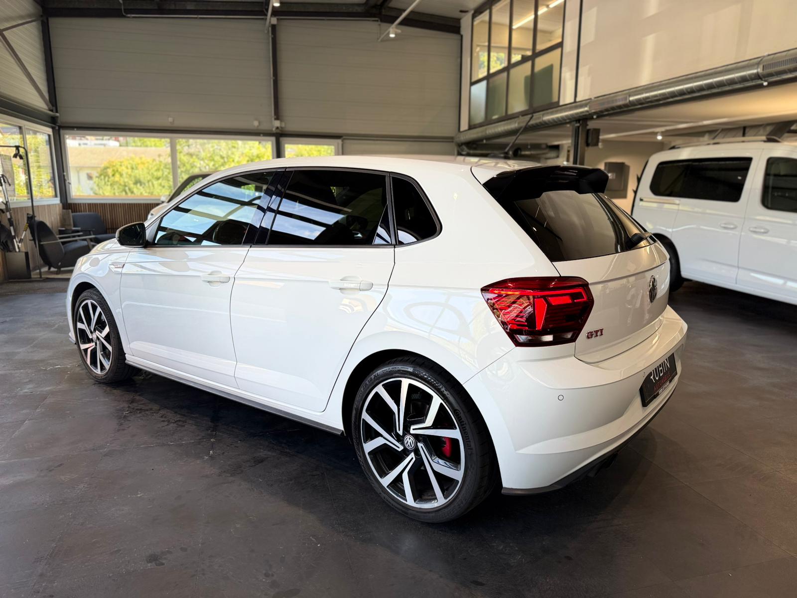 VW Polo 2.0 TSI GTI DSG-image-2