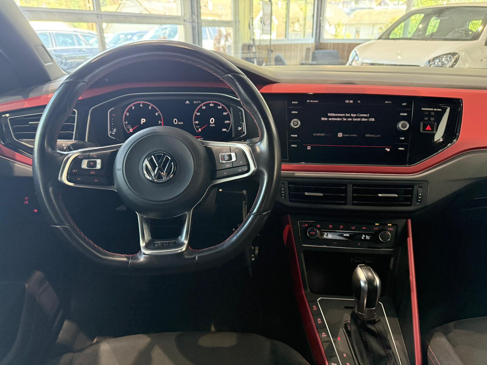 VW Polo 2.0 TSI GTI DSG-image-11