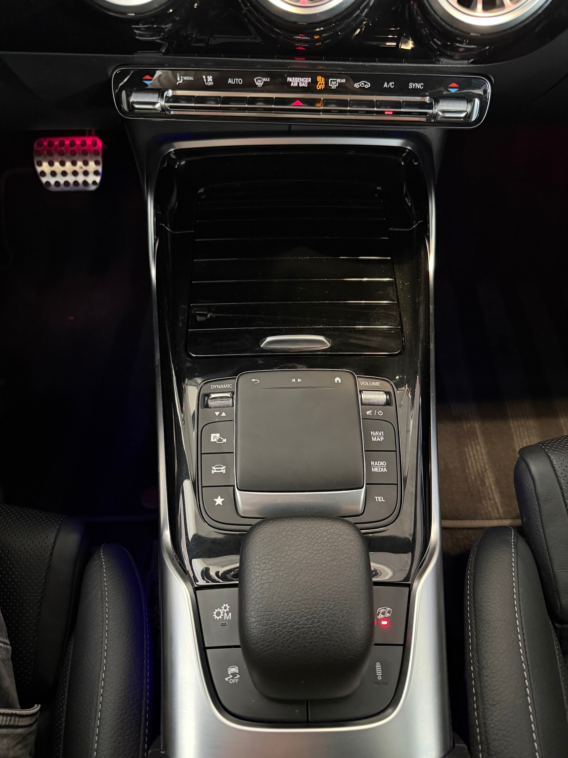 MERCEDES-BENZ A 45 S AMG 4Matic+ Speedshift-image-19