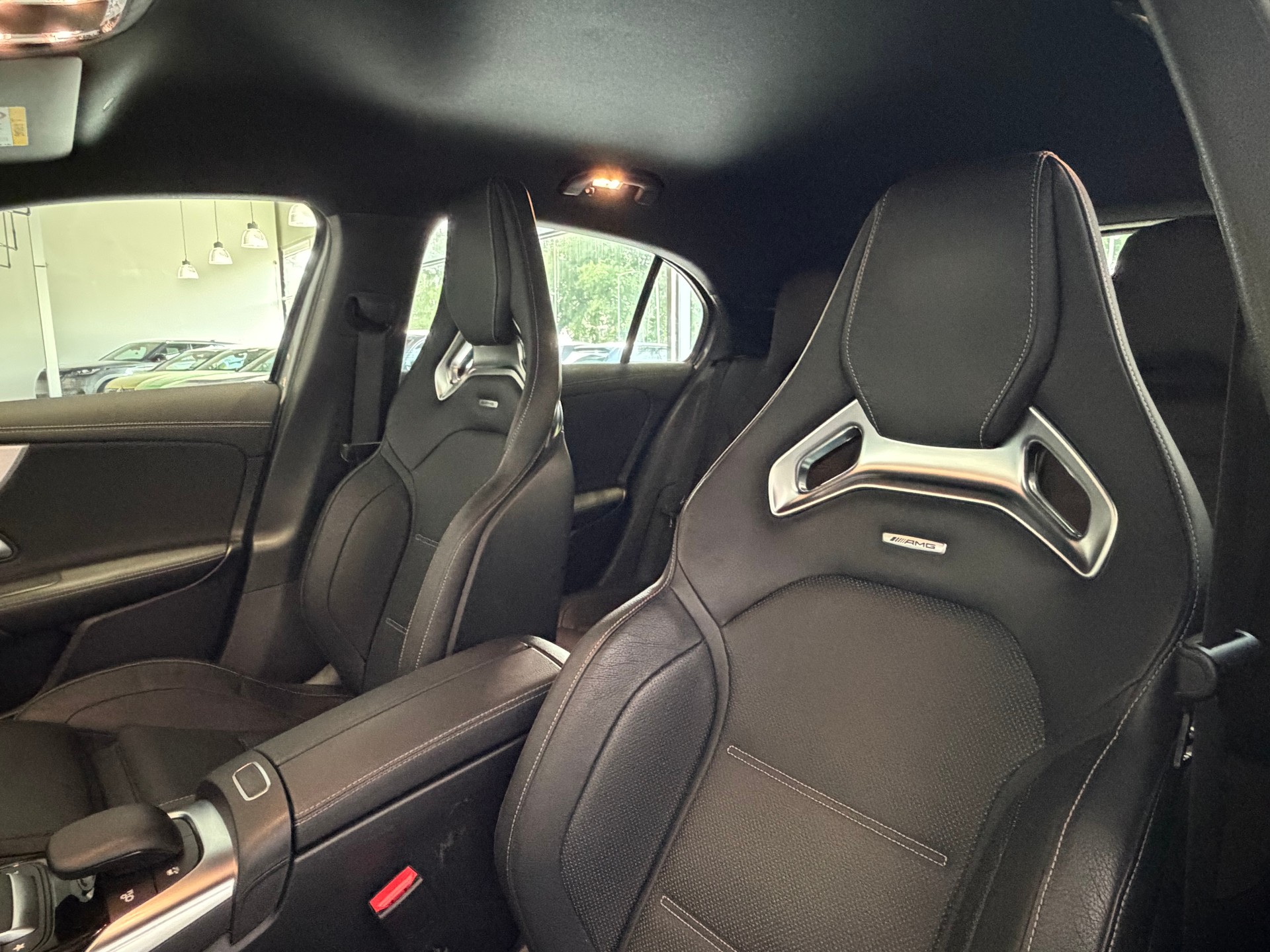 MERCEDES-BENZ A 45 S AMG 4Matic+ Speedshift-image-15