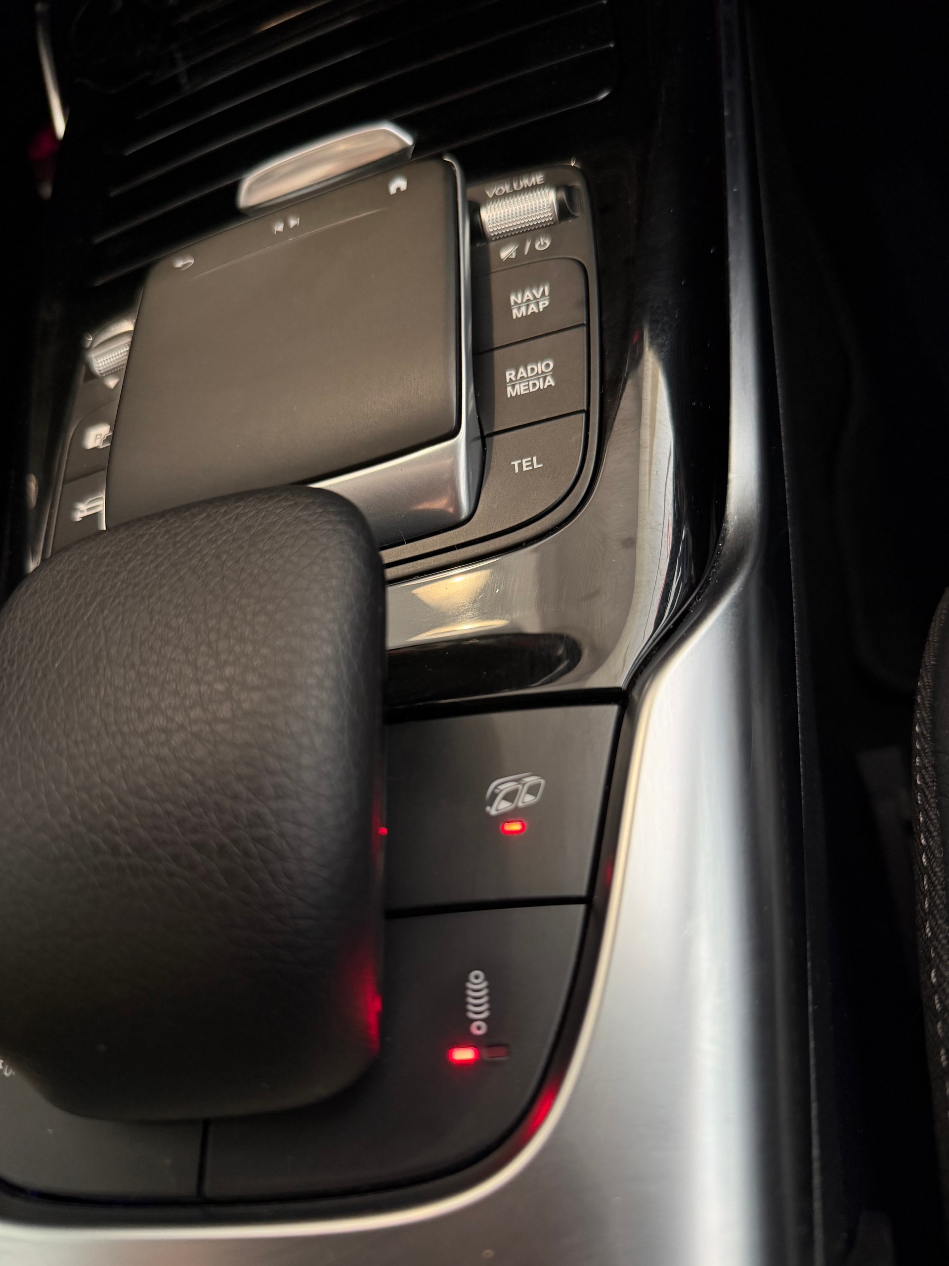 MERCEDES-BENZ A 45 S AMG 4Matic+ Speedshift-image-22