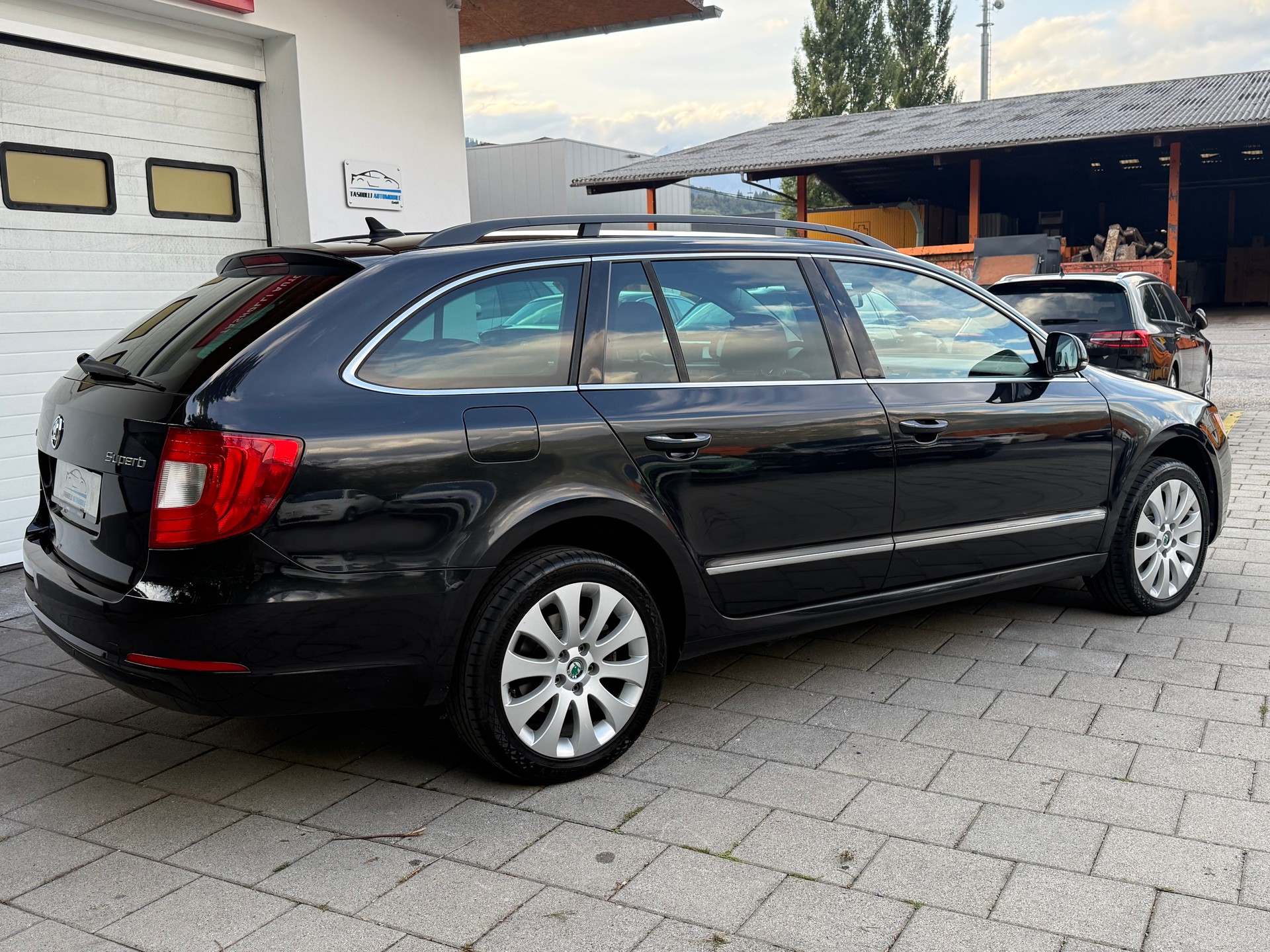 SKODA Superb Combi 2.0 TDi AllDrive4x4 DSG-image-8