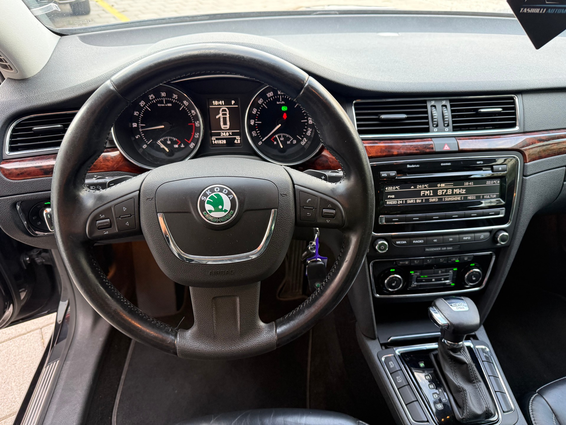 SKODA Superb Combi 2.0 TDi AllDrive4x4 DSG-image-21