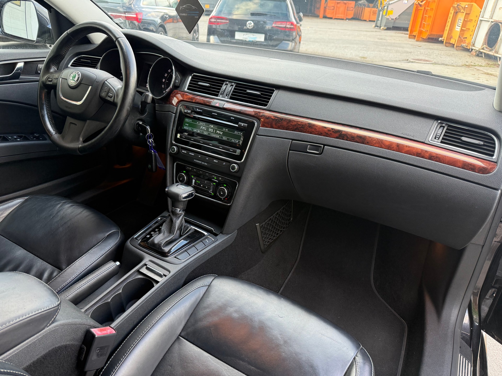 SKODA Superb Combi 2.0 TDi AllDrive4x4 DSG-image-11
