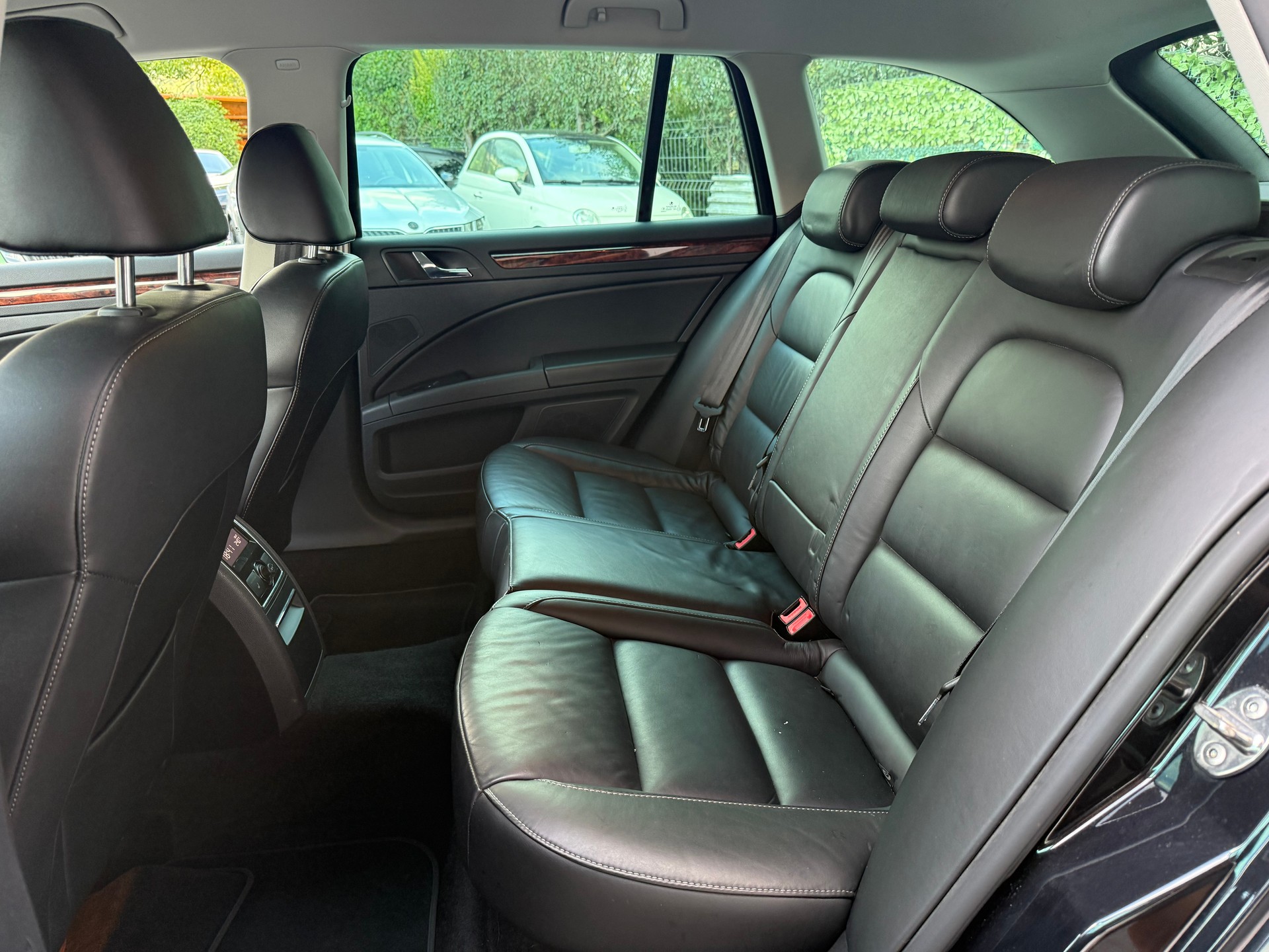SKODA Superb Combi 2.0 TDi AllDrive4x4 DSG-image-18