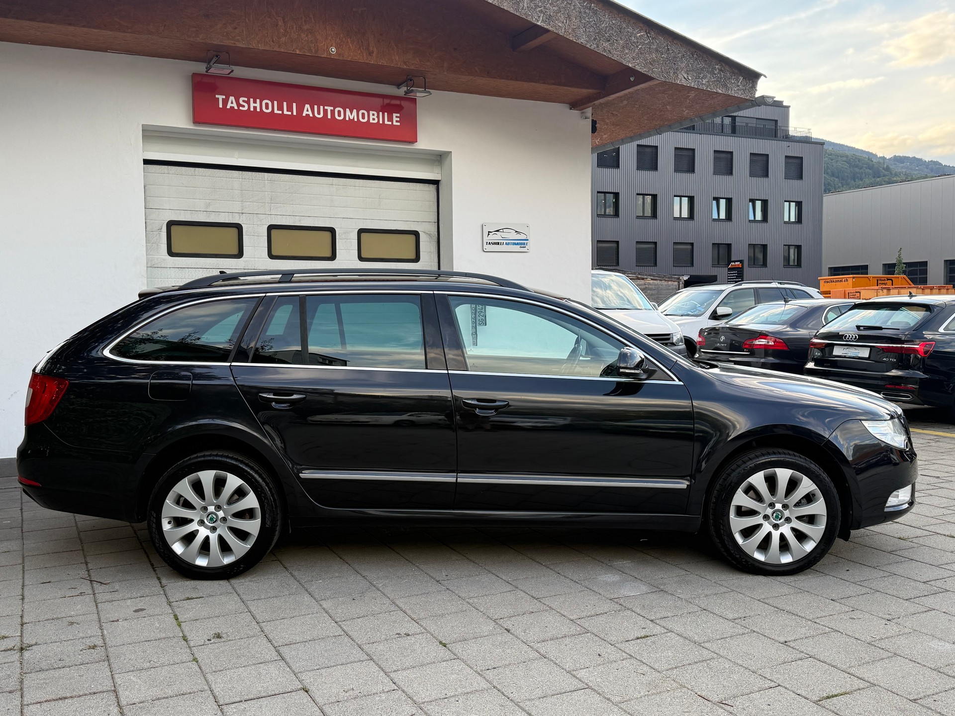 SKODA Superb Combi 2.0 TDi AllDrive4x4 DSG-image-9