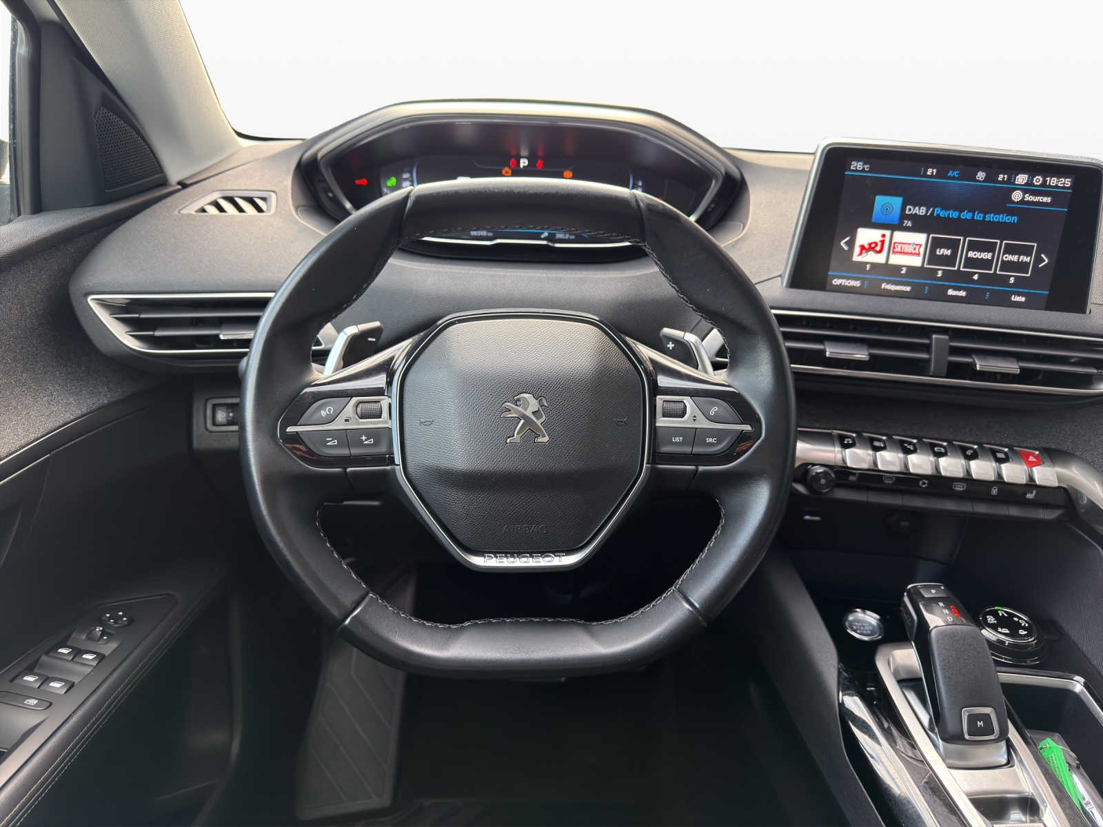 PEUGEOT 3008 1.6 THP Allure EAT-image-10
