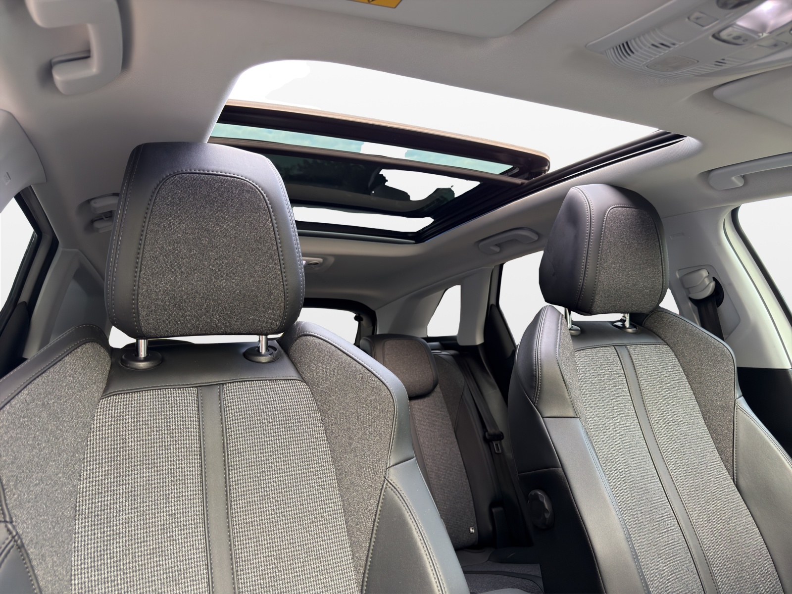PEUGEOT 3008 1.6 THP Allure EAT-image-15