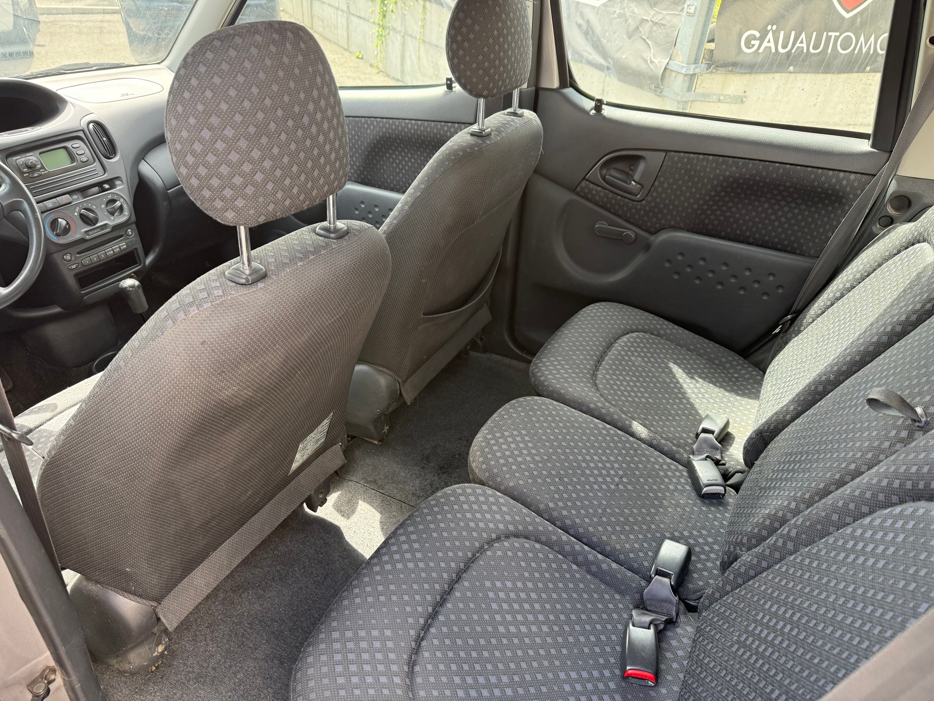 TOYOTA Yaris Verso 1.3 Linea Sol-image-9