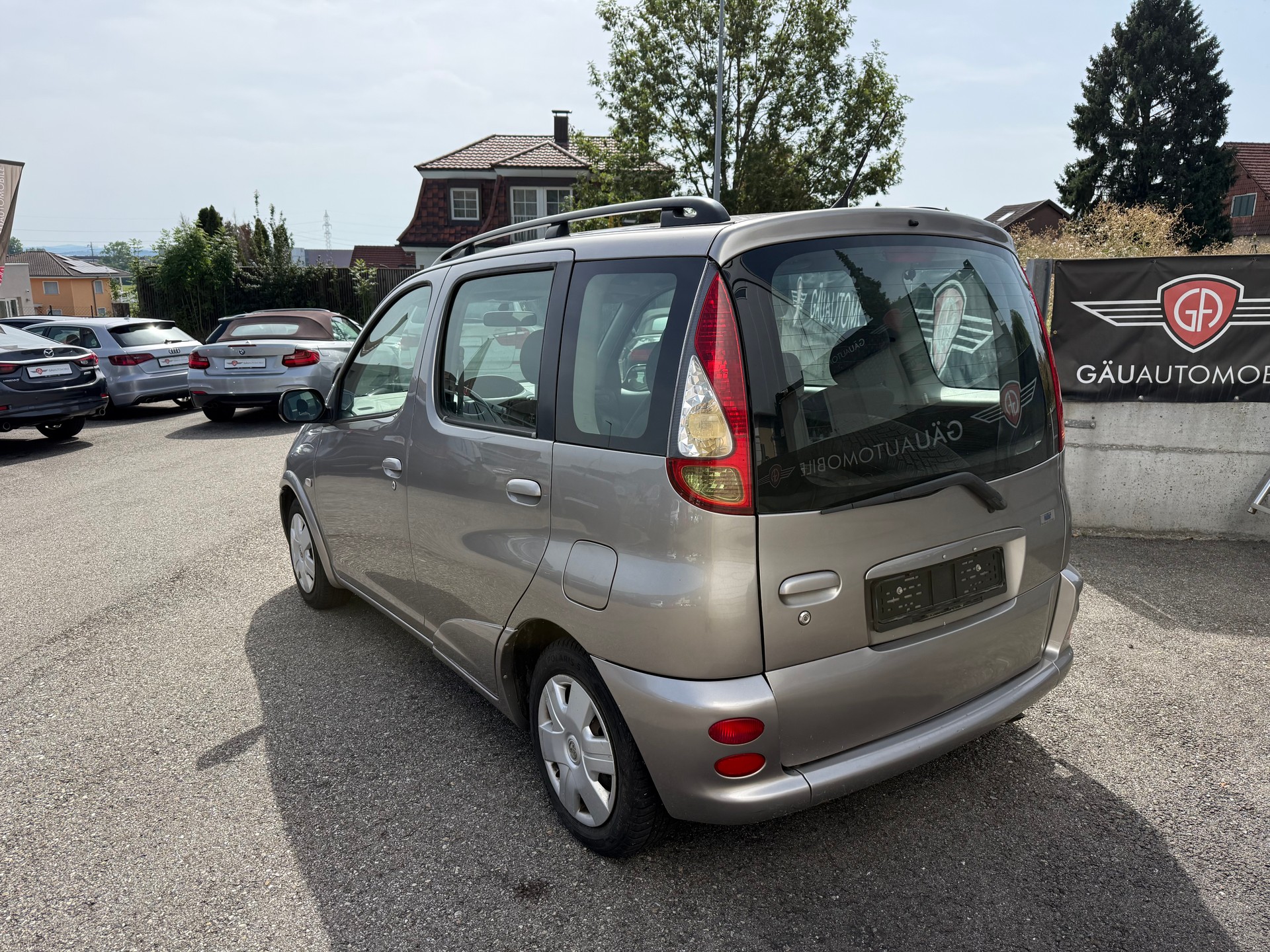 TOYOTA Yaris Verso 1.3 Linea Sol-image-3