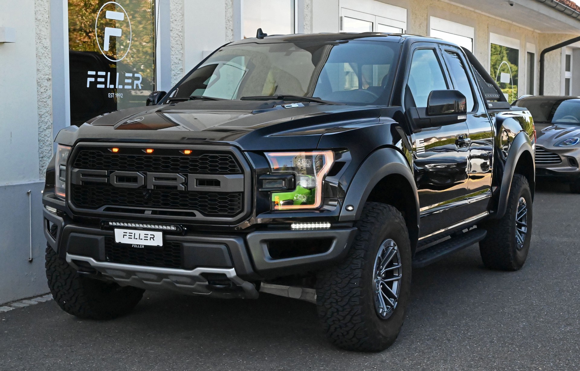 FORD F-150 Raptor SuperCab 3.5 EcoBoost V6 4x4-showroom-element-1