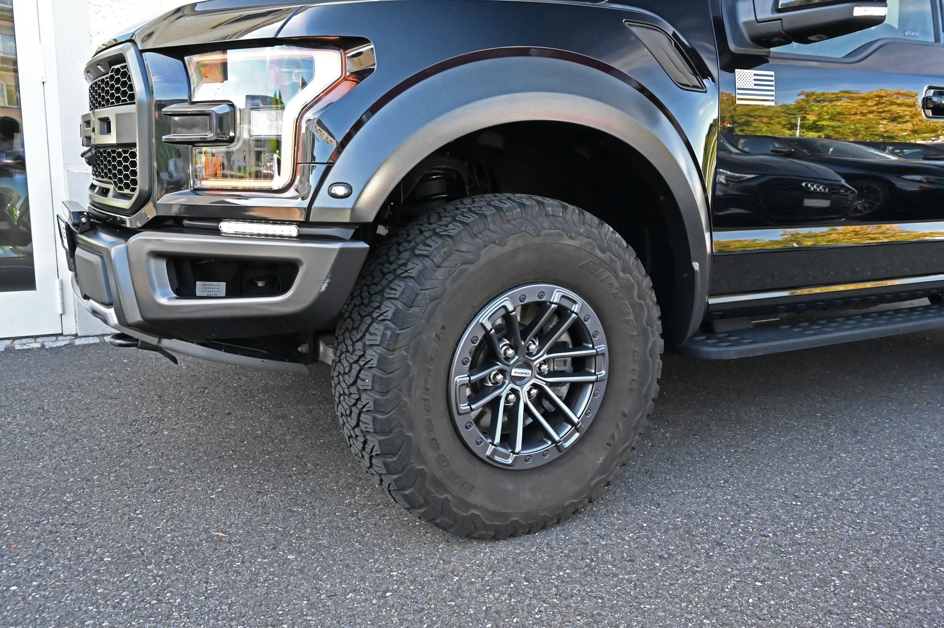 FORD F-150 Raptor SuperCab 3.5 EcoBoost V6 4x4-image-4