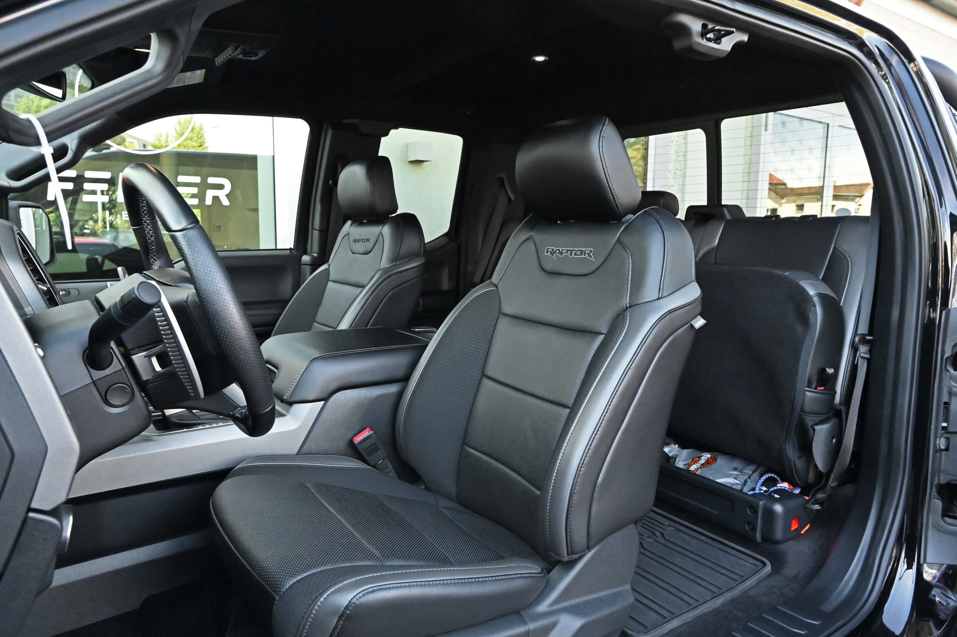 FORD F-150 Raptor SuperCab 3.5 EcoBoost V6 4x4-image-15