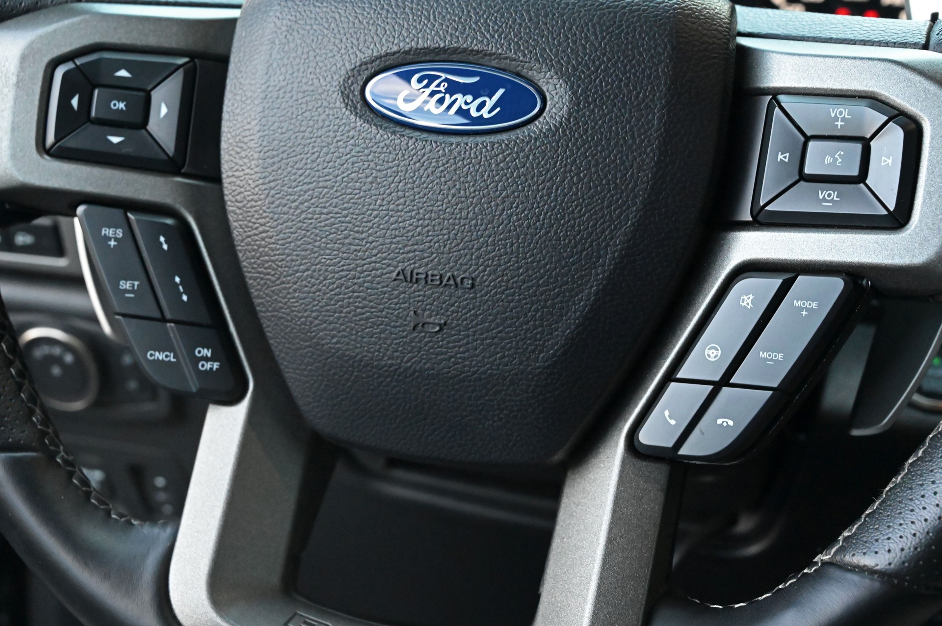 FORD F-150 Raptor SuperCab 3.5 EcoBoost V6 4x4-image-26