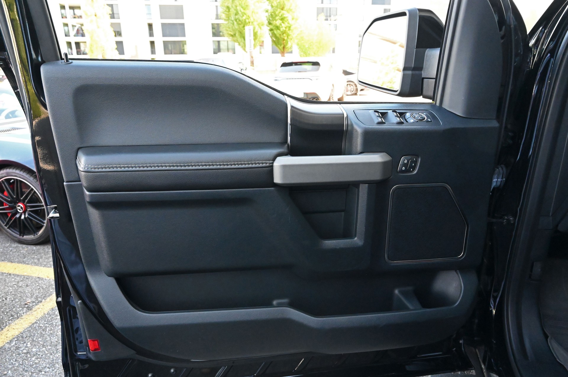 FORD F-150 Raptor SuperCab 3.5 EcoBoost V6 4x4-image-18