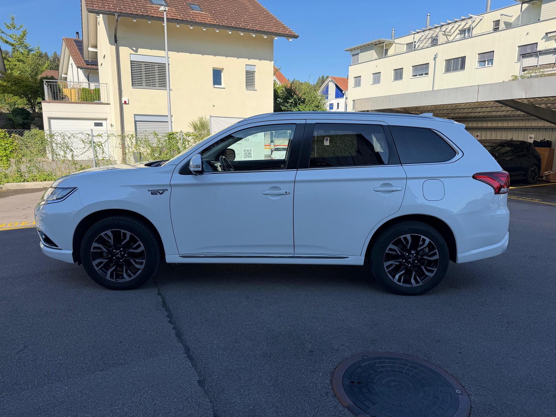 MITSUBISHI Outlander 2.0 PHEV Diamond-image-12