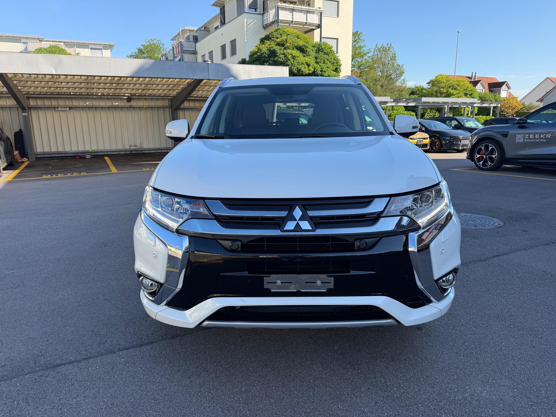 MITSUBISHI Outlander 2.0 PHEV Diamond-image-1