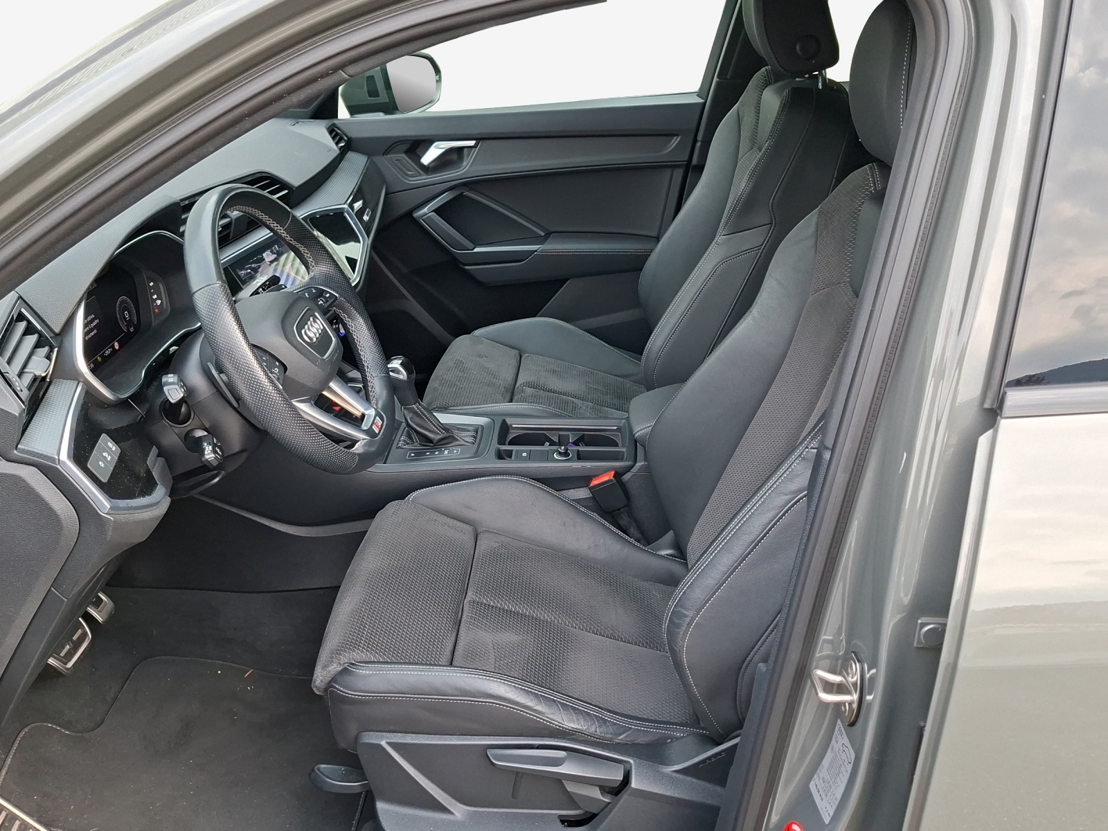 AUDI Q3 Sportback 35 TFSI S line Attraction S-tronic-image-7