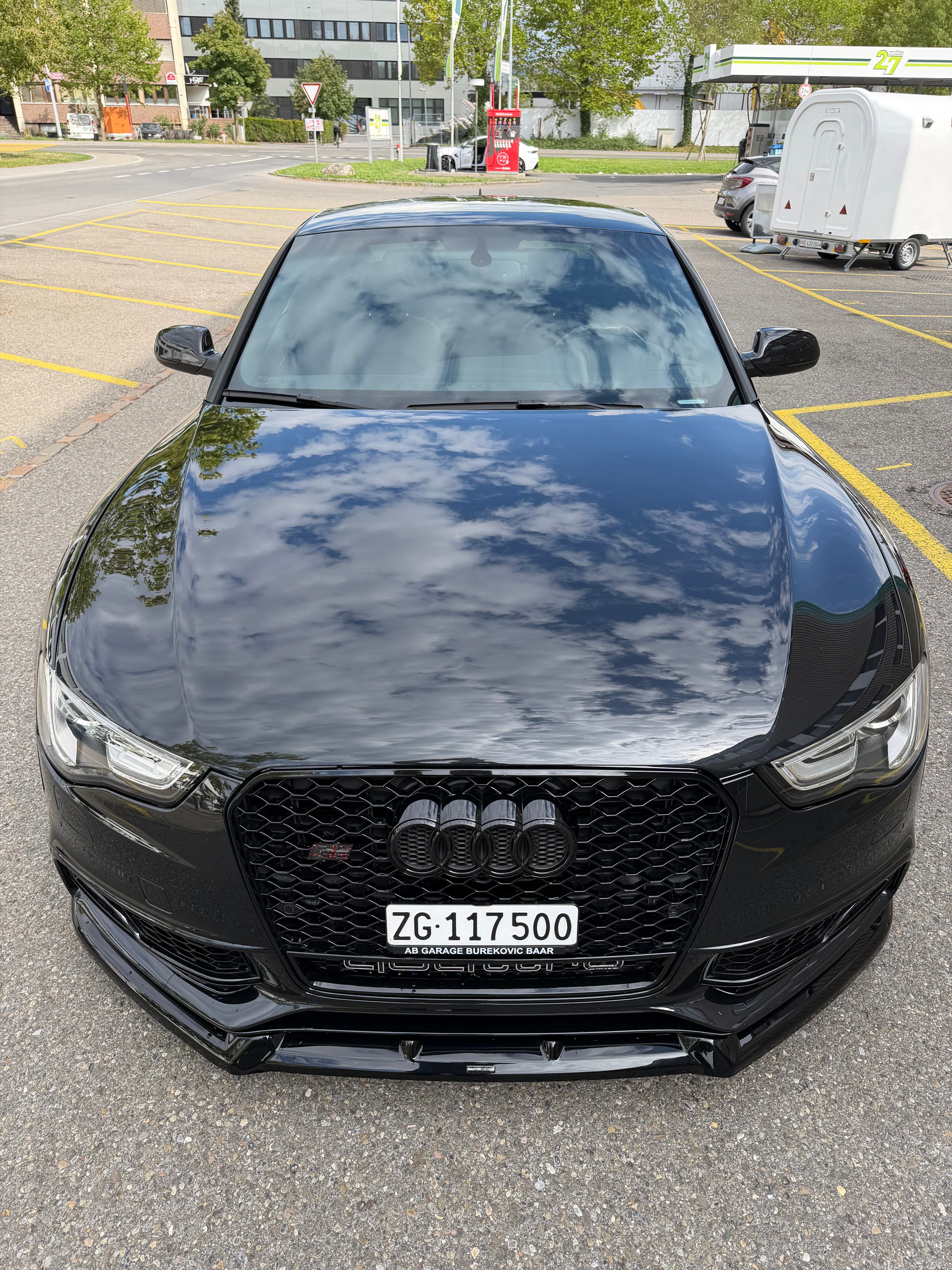 Car photo