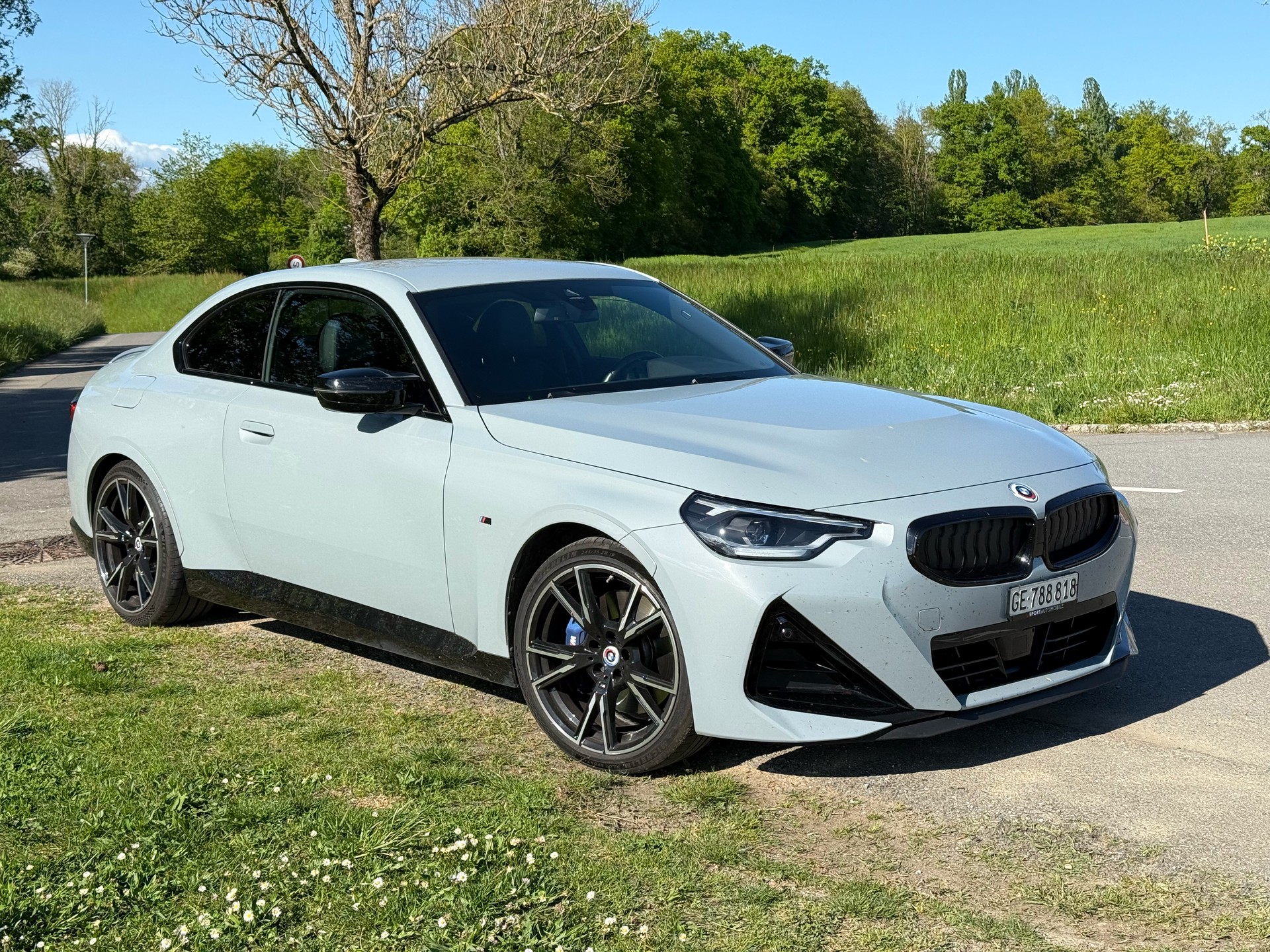 BMW M240i xDrive-image-1