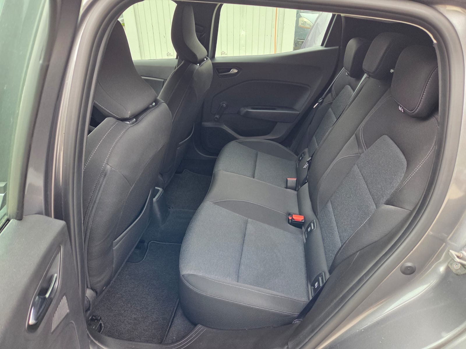 RENAULT Clio 1.0 Equilibre-image-11