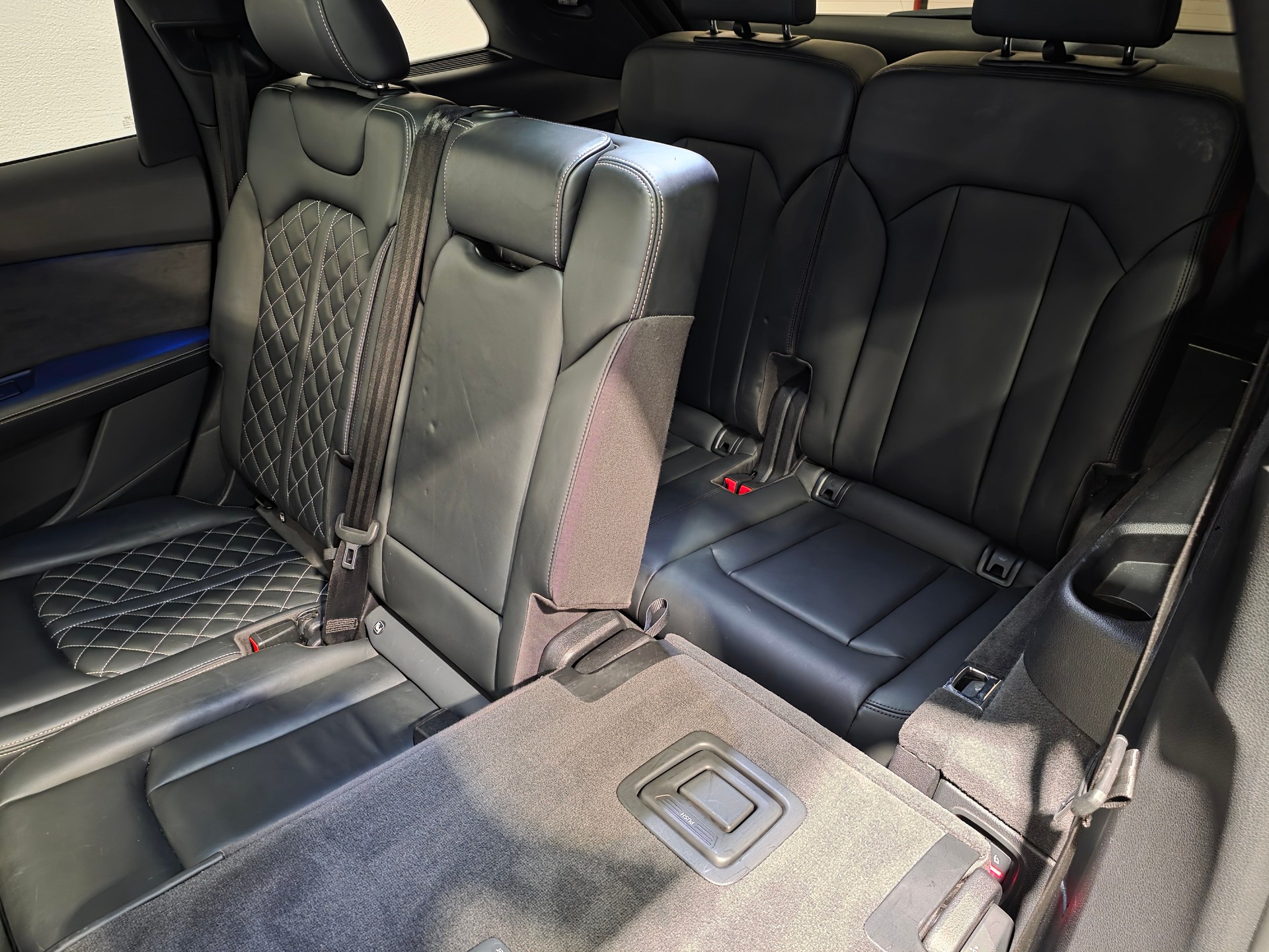AUDI SQ7 4.0 TDI quattro tiptronic-image-18