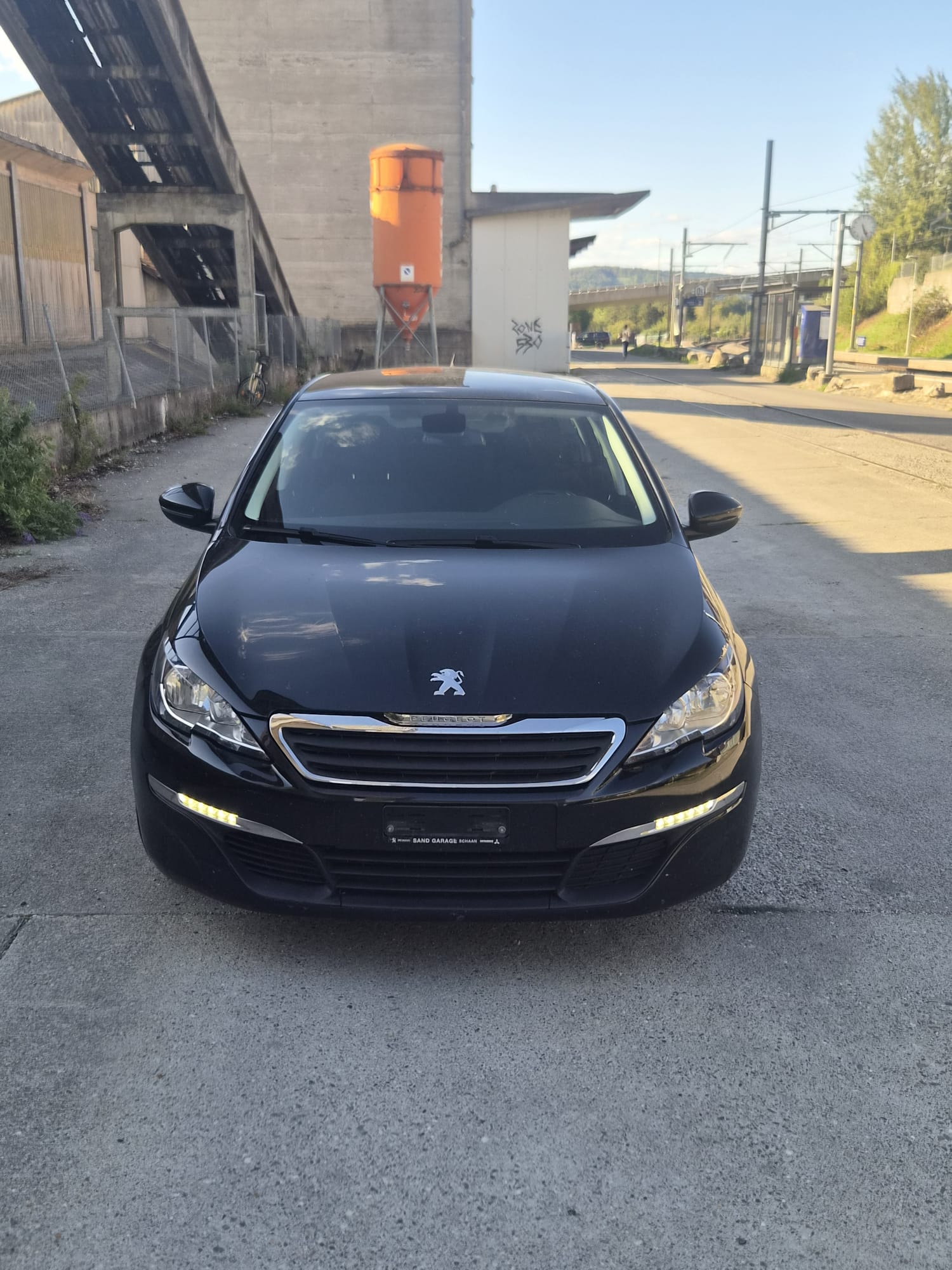 PEUGEOT 308 SW 1.2 THP Allure Automatic-image-0