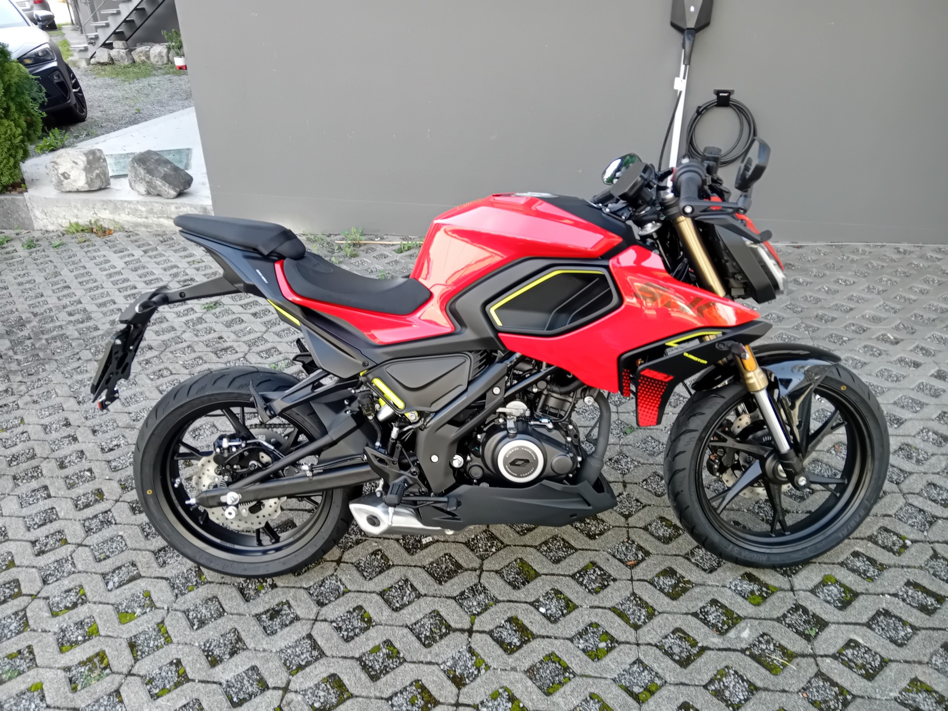 QJ SRK 125 S2-image-3