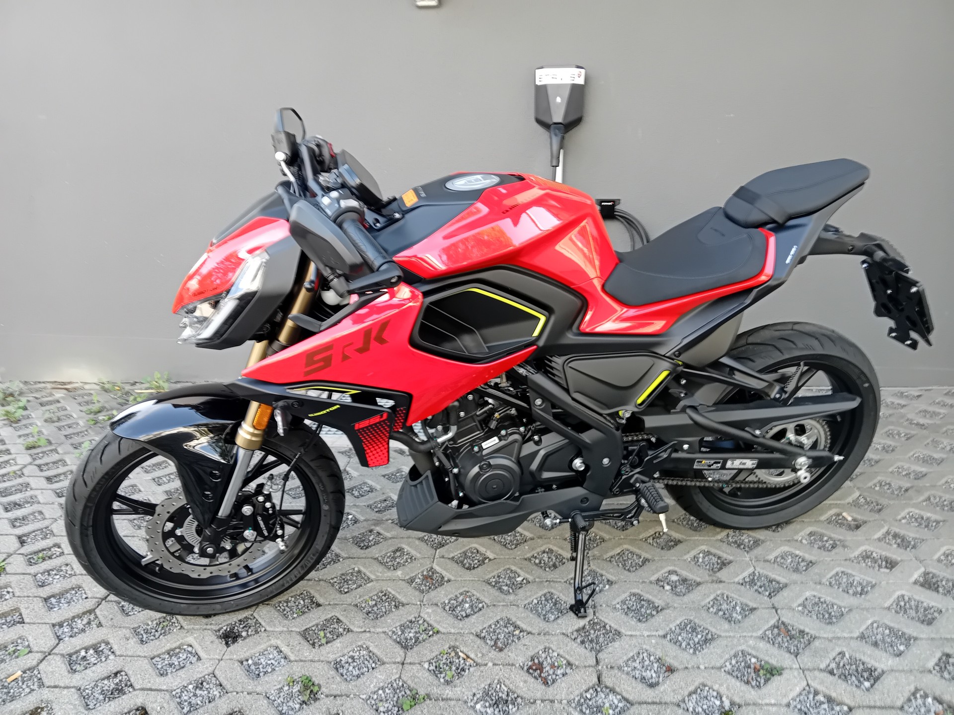 QJ SRK 125 S2-image-2