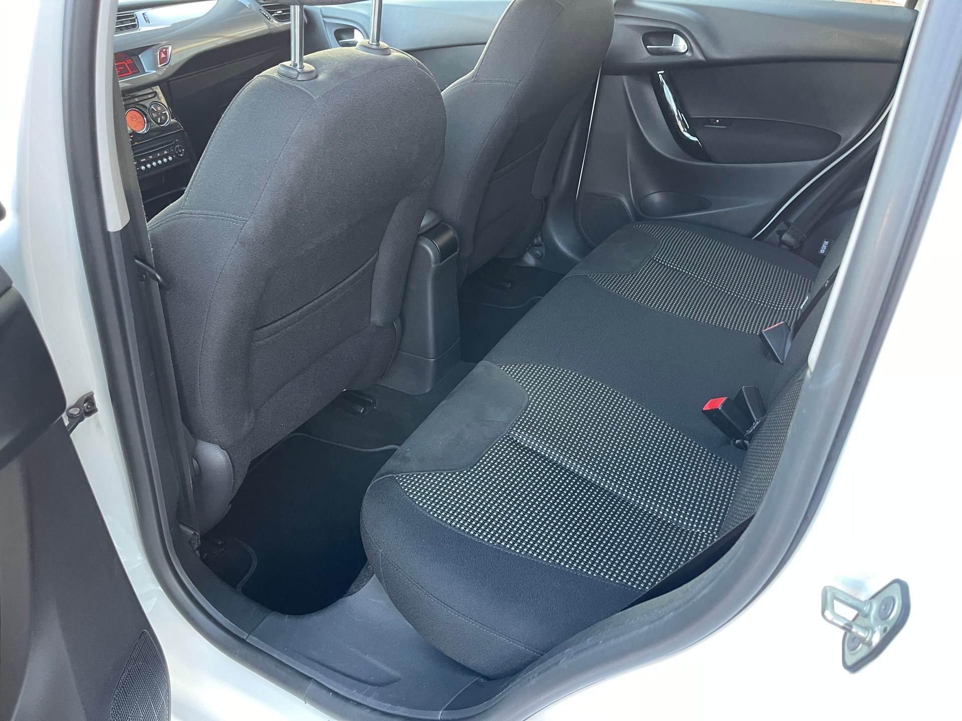 CITROEN C3 1.2i Exclusive ETG5-image-12